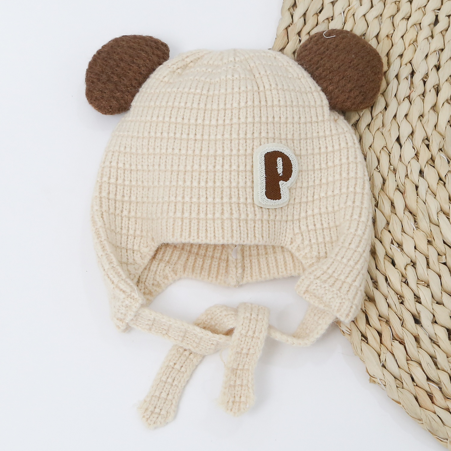 Mũ len hai cục bông dày chữ P cho bé (Nâu) hình 1