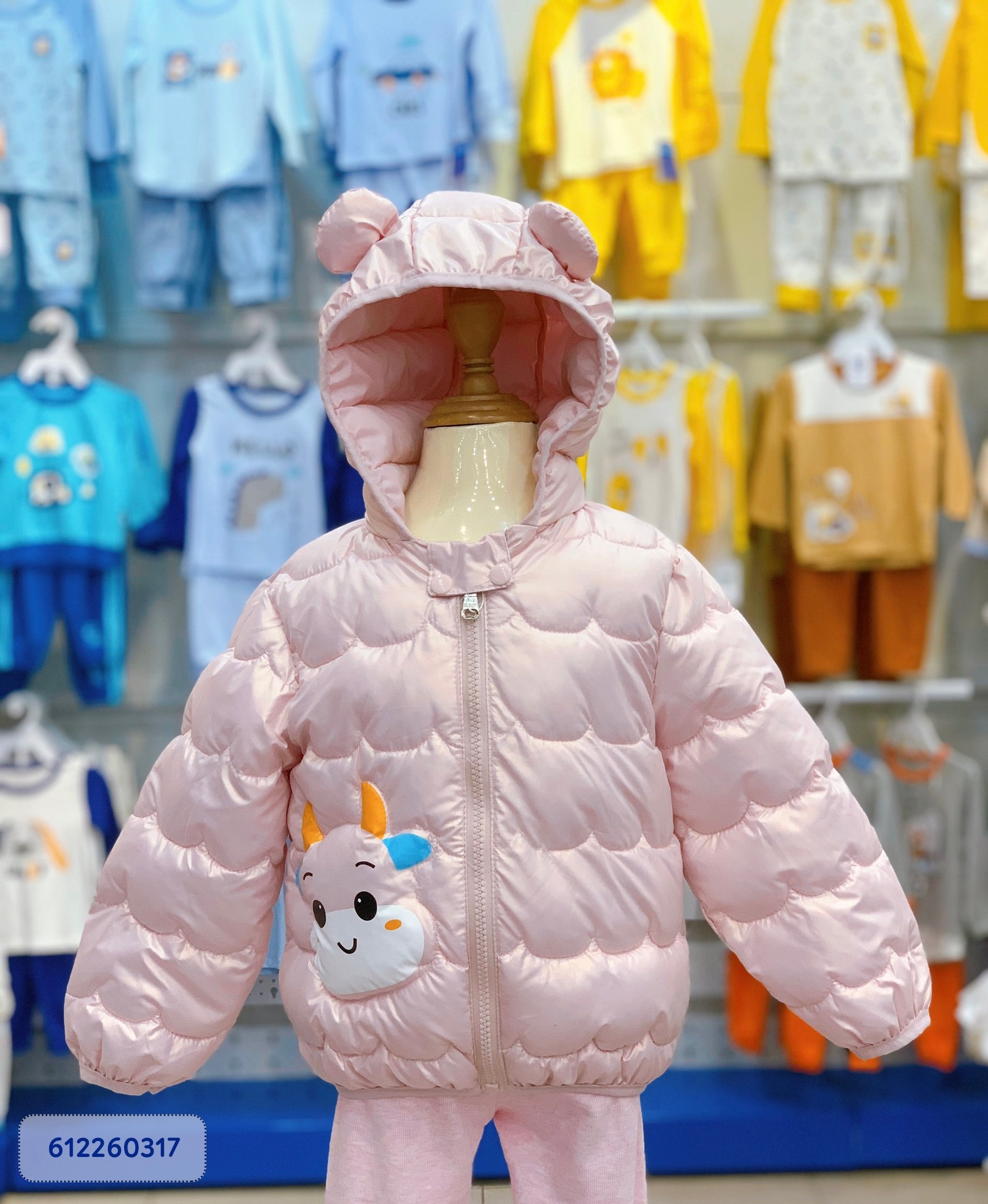 Áo phao bé gái đính mặt chú Dê AC21 hình 1