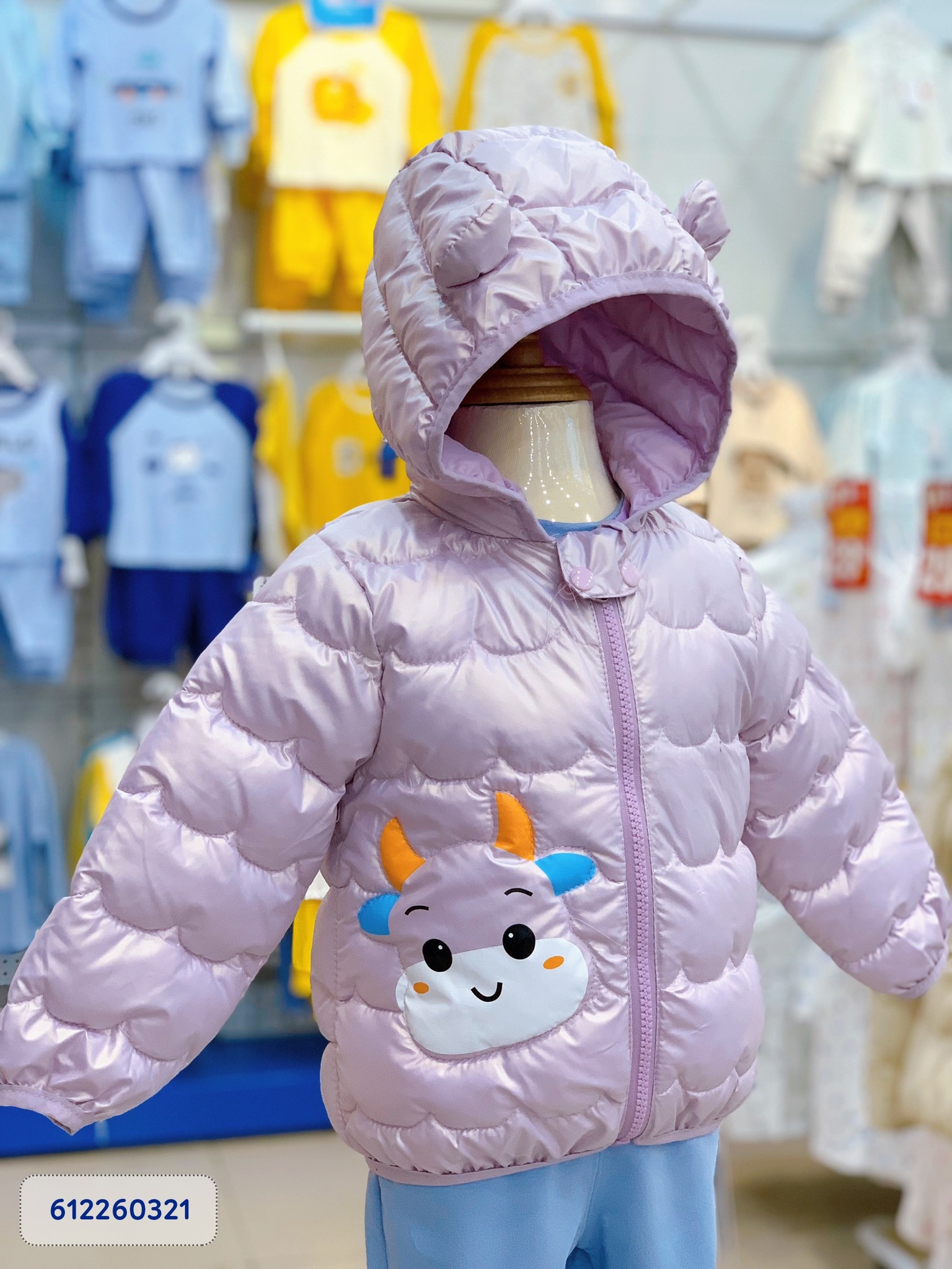 Áo phao bé gái đính mặt chú Dê AC21 hình 2