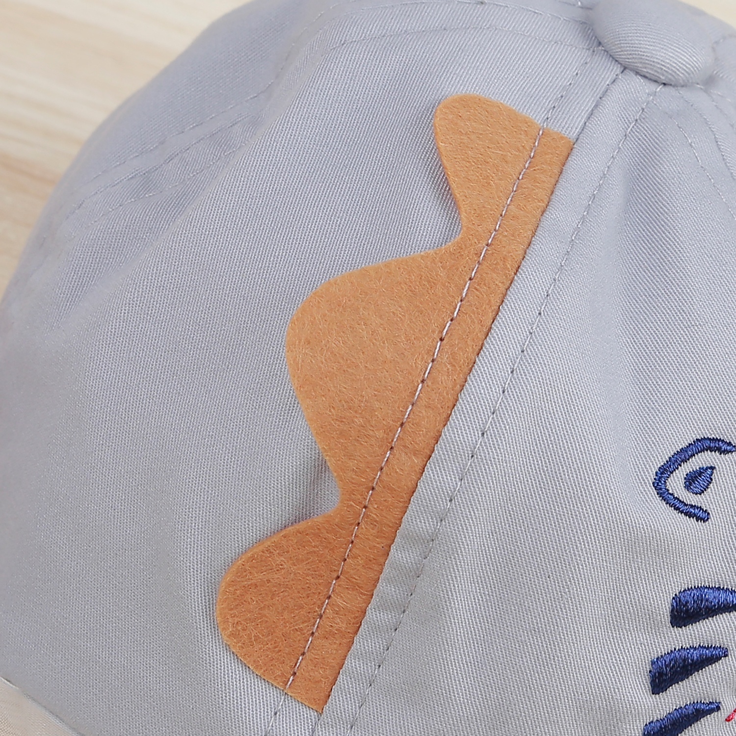 Mũ lưỡi trai KidsPlaza phủ voan thêu hổ DN22H (Ghi) hình 2