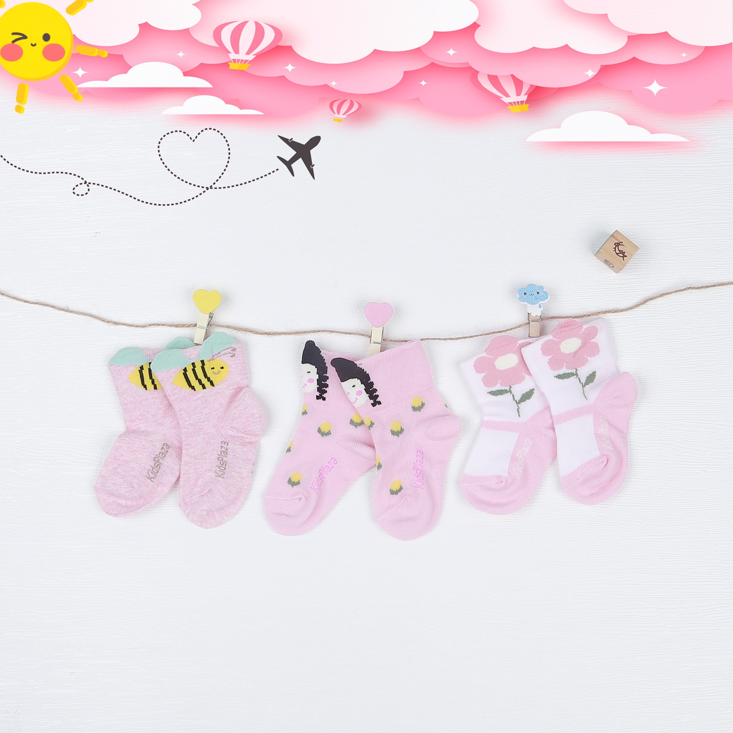 Set 3 tất bé gái kẻ hoạ tiết hoa ong KidsPlaza DK22 hình 1