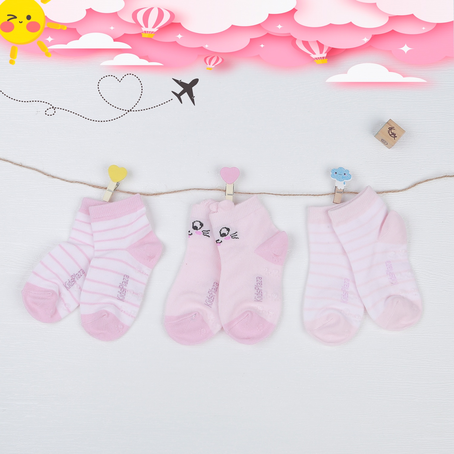 Set 3 tất bé gái kẻ in thú KidsPlaza DK22 hình 1