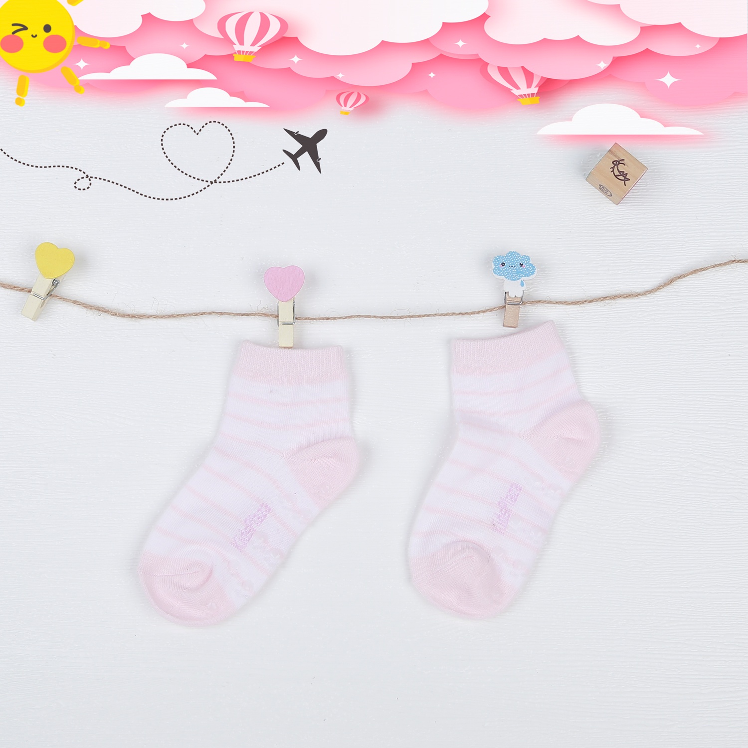 Set 3 tất bé gái kẻ in thú KidsPlaza DK22 hình 2