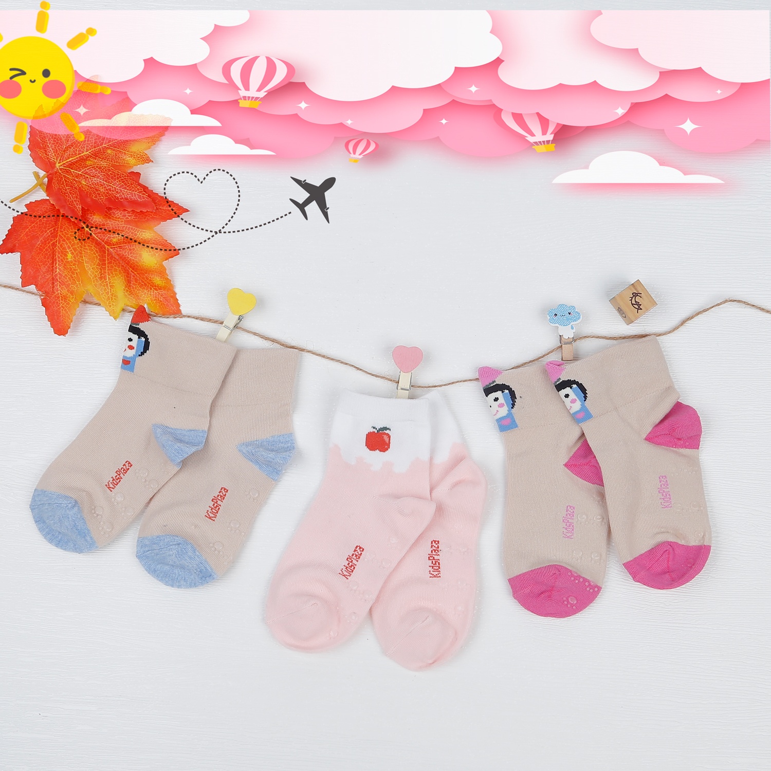 Set 3 tất thời trang bé gái in hình KidsPlaza DK22 hình 1