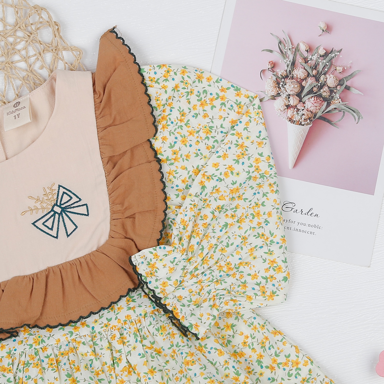 Váy dài tay bé gái cổ bèo hoa nhí KidsPlaza M22T (Vàng) hình 2