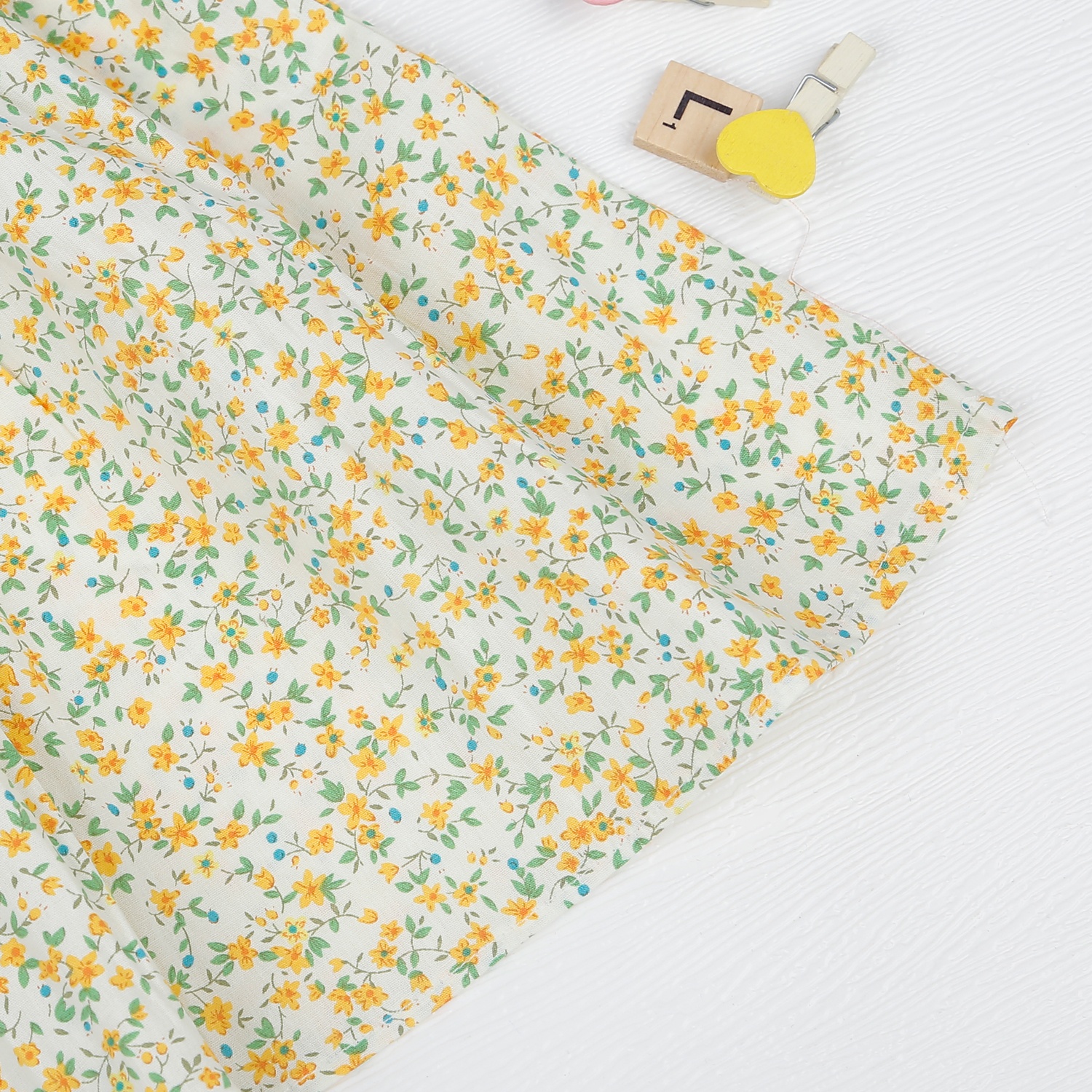 Váy dài tay bé gái cổ bèo hoa nhí KidsPlaza M22T (Vàng) hình 4