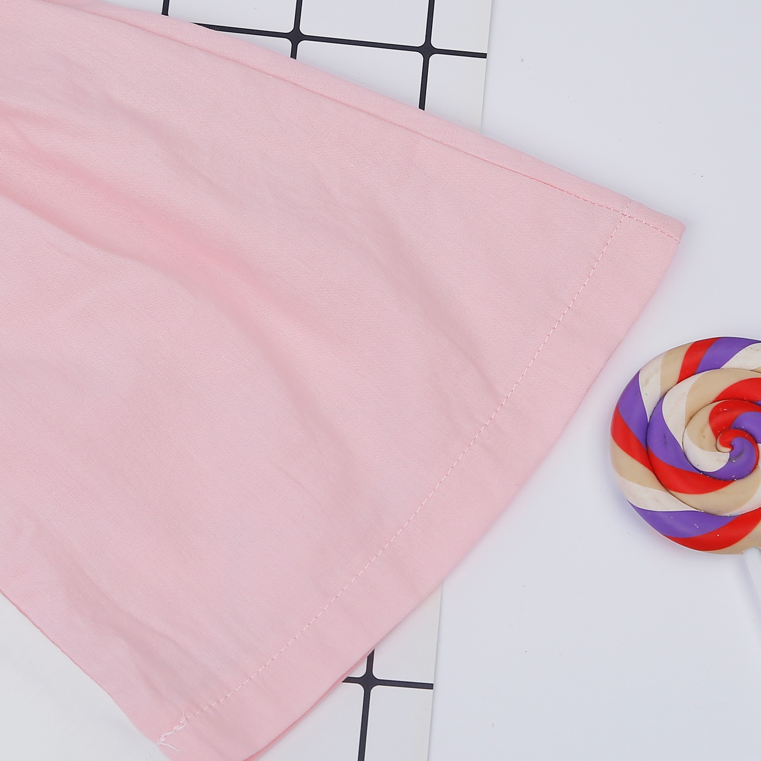 Váy dài tay bé gái in forever love KidsPlaza M22T (Trắng Hồng) hình 4