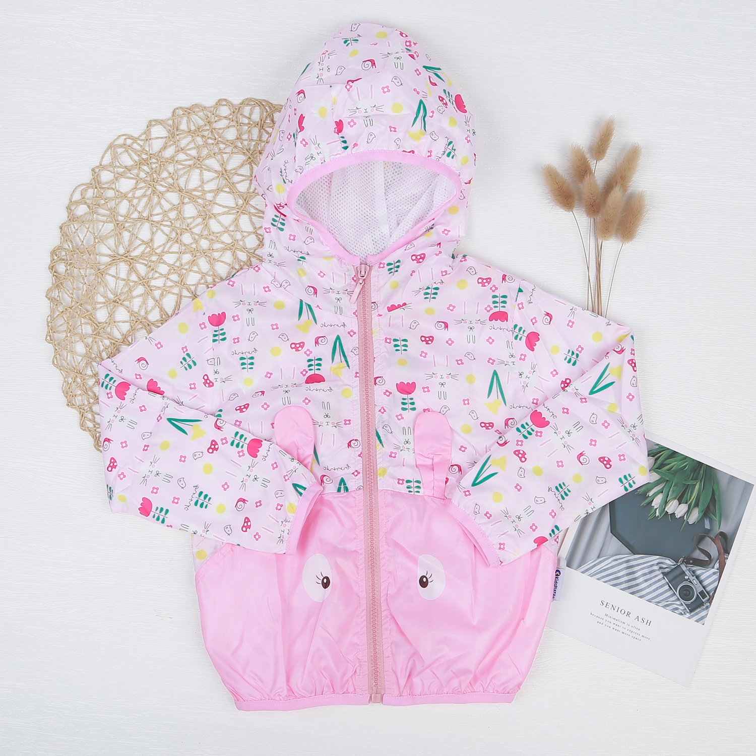 Áo gió bé gái KidsPlaza in hình thỏ hồng M22T hình 1