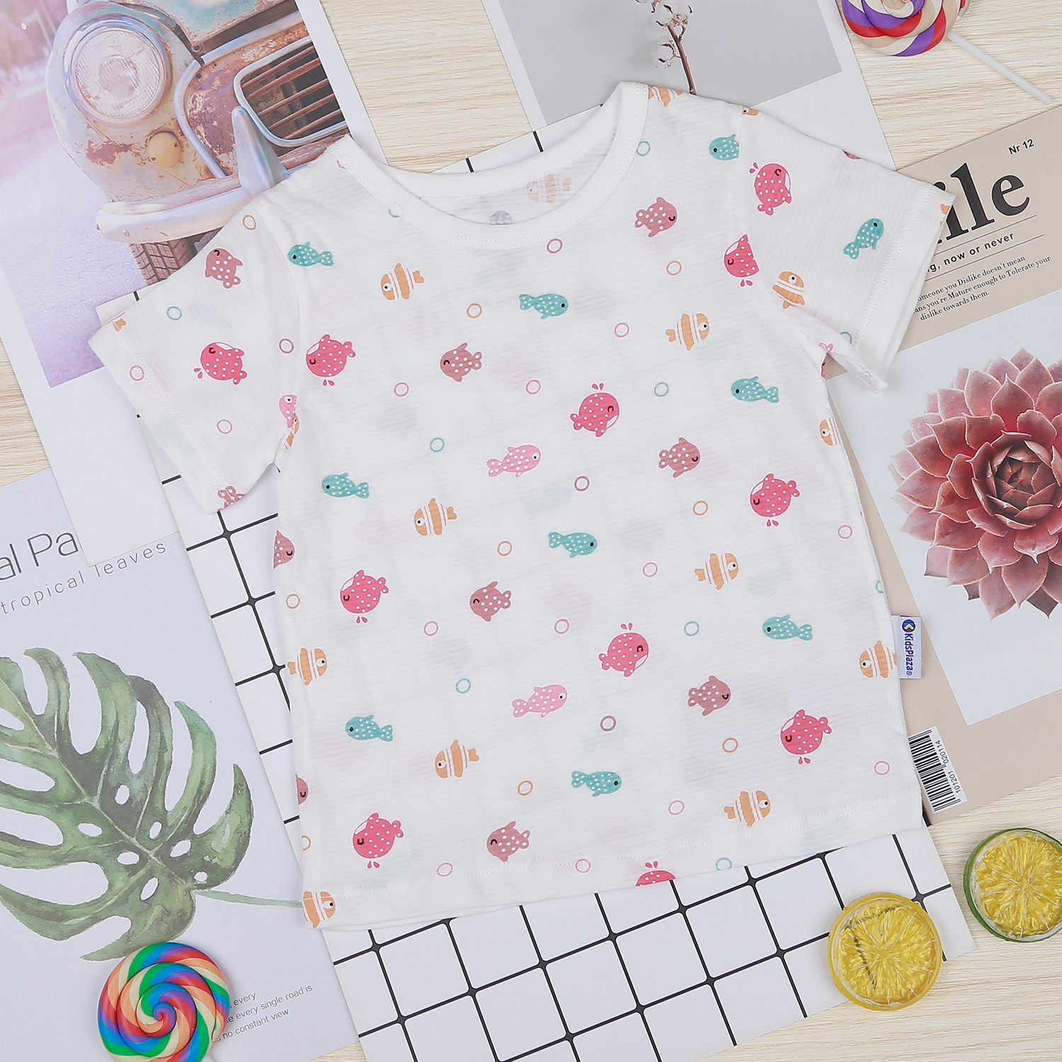 Bộ bé gái cộc tay KidsPlaza kẻ in cá M22H (Trắng) hình 2