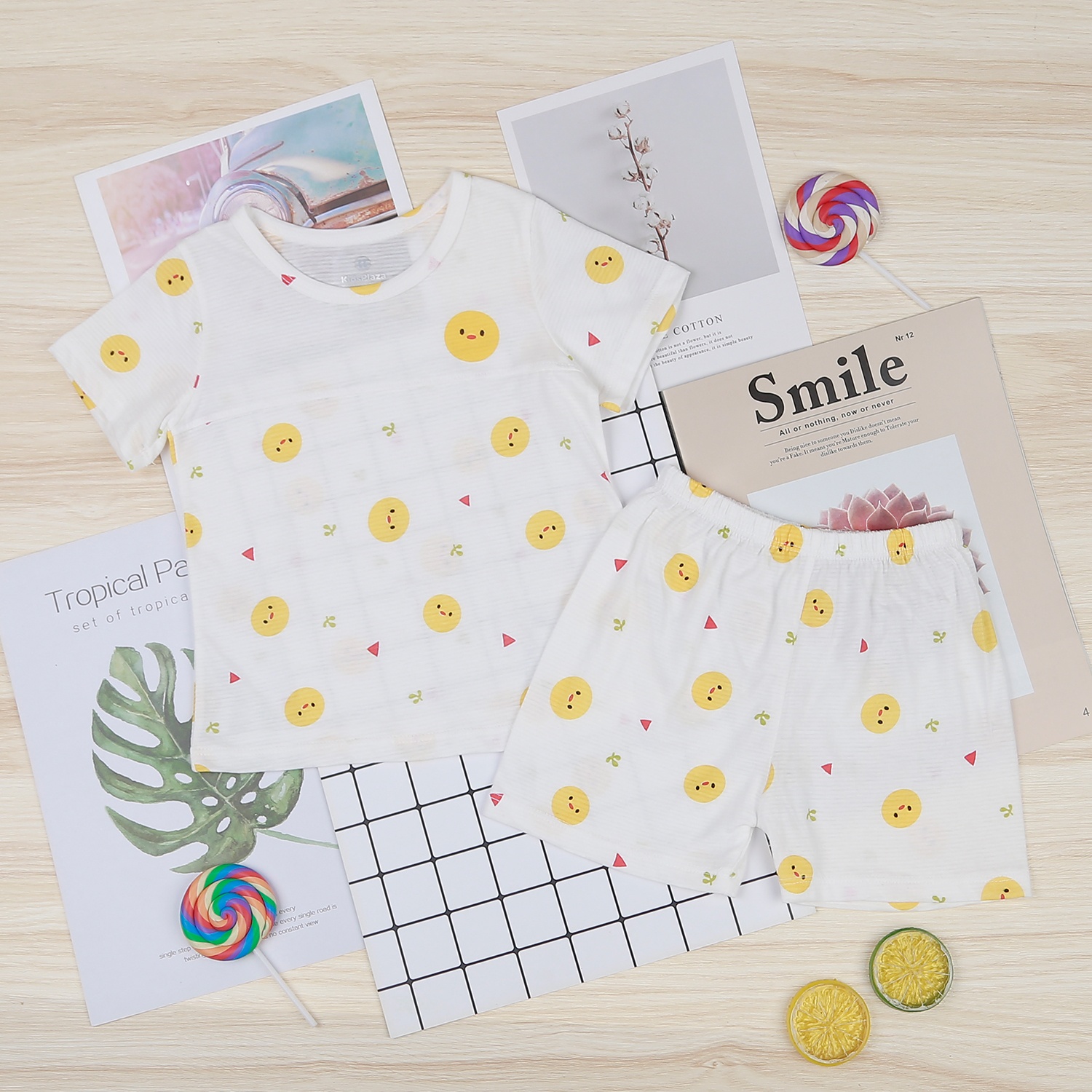 Bộ bé gái cộc tay KidsPlaza kẻ phối in hình gà con M22H hình 1