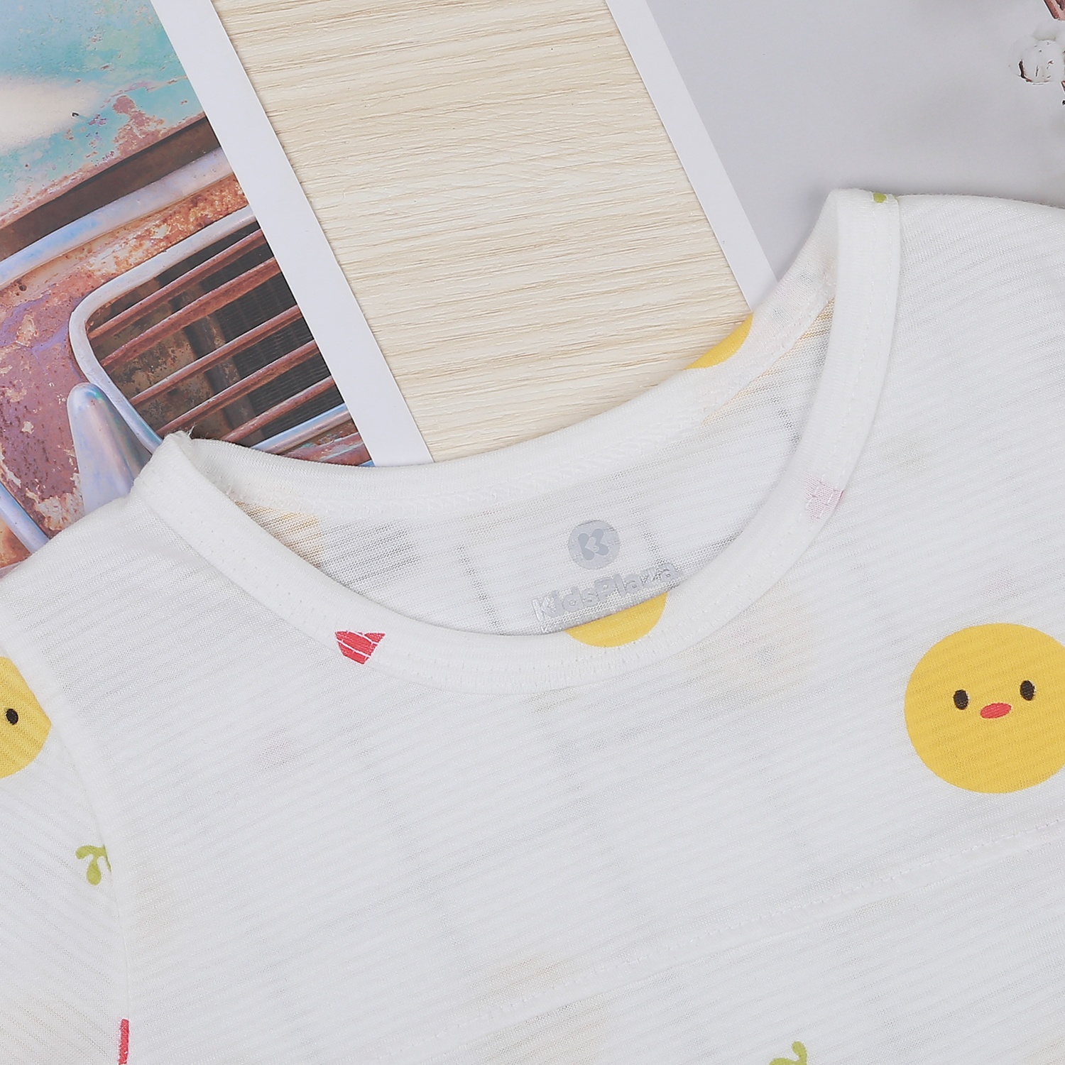 Bộ bé gái cộc tay KidsPlaza kẻ phối in hình gà con M22H hình 3