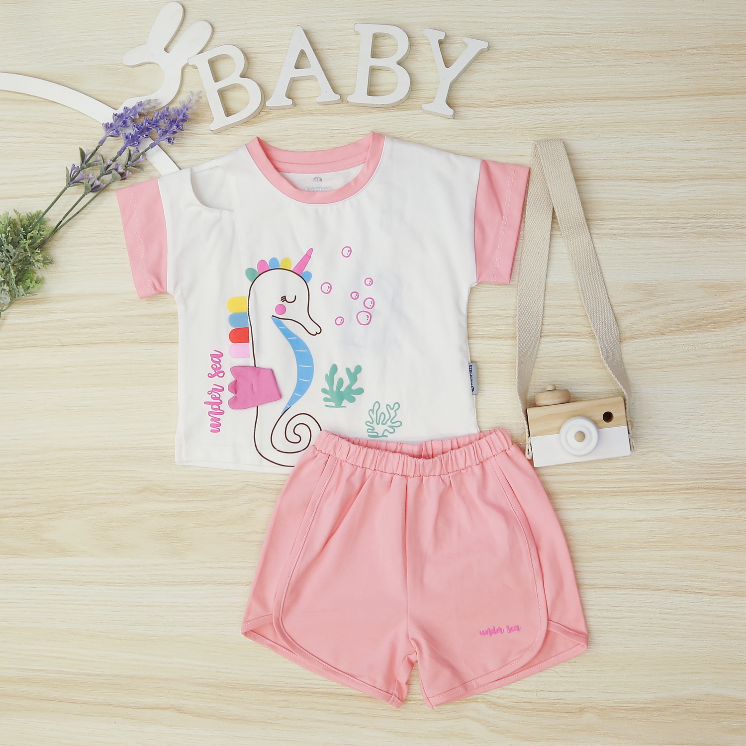 Bộ cộc bé gái in cá ngựa KidsPlaza TT22H Hồng hình 1