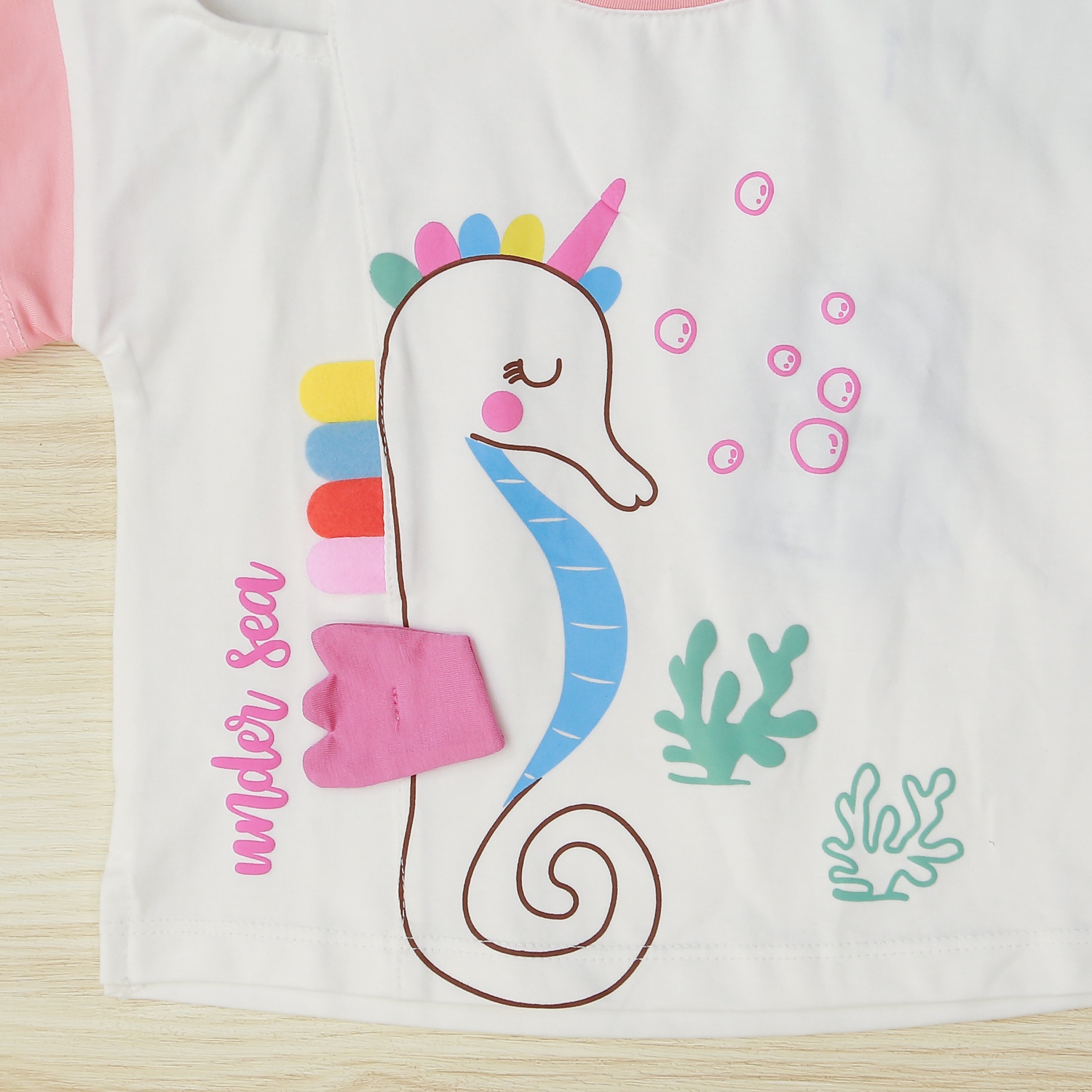 Bộ cộc bé gái in cá ngựa KidsPlaza TT22H Hồng hình 4