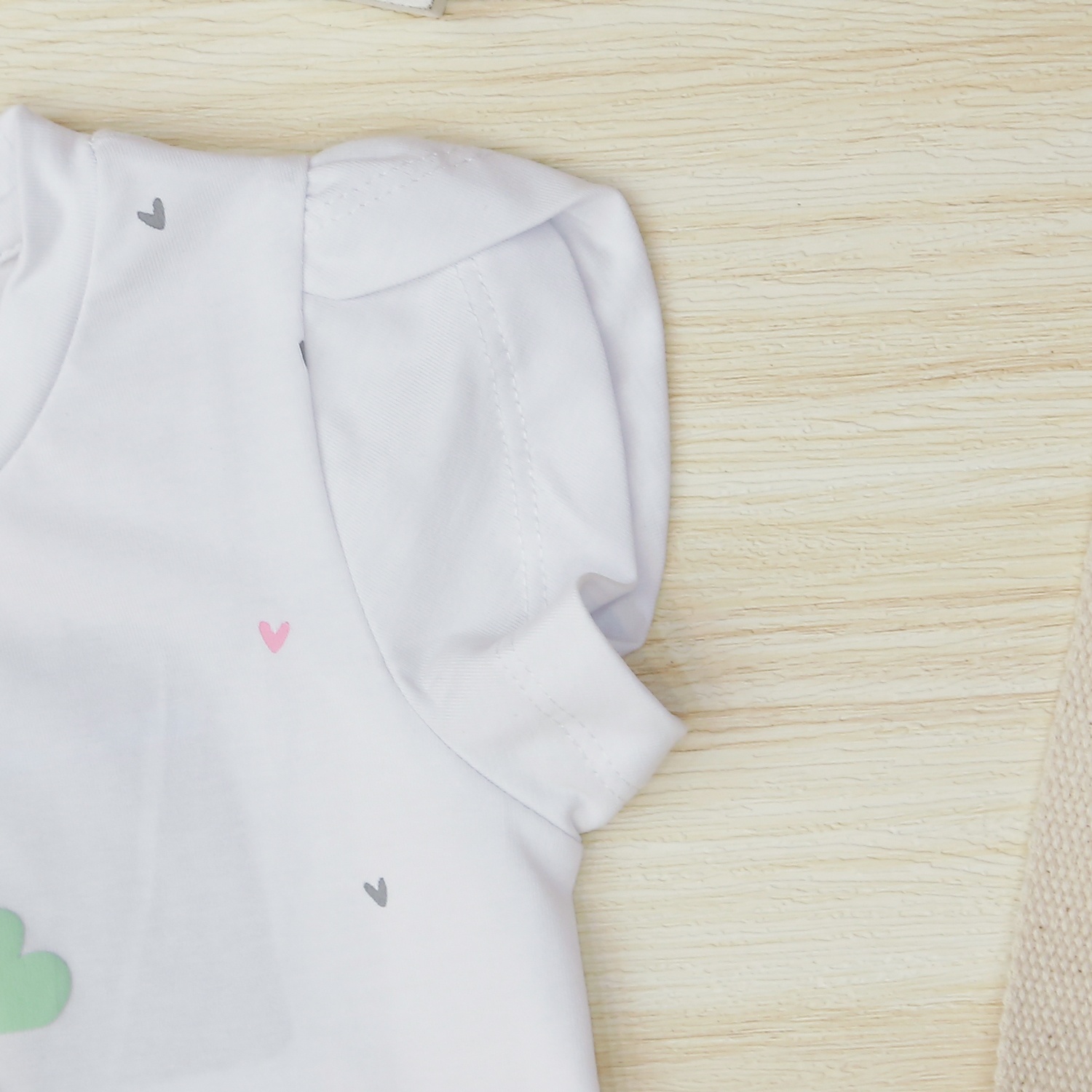 Bộ cộc bé gái in cầu vồng KidsPlaza TT22H Trắng hình 5