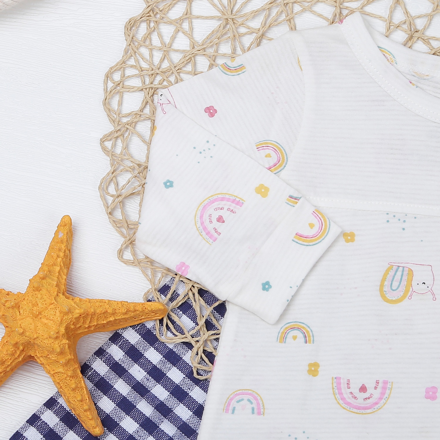 Bộ quần áo dài tay bé gái kẻ phối cầu vồng KidsPlaza MT21 hình 3