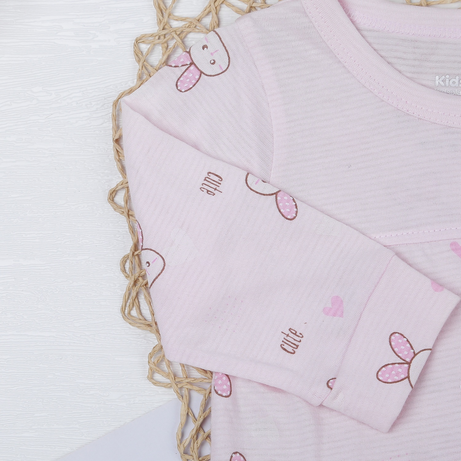 Bộ quần áo dài tay bé gái kẻ phối thỏ hồng KidsPlaza MT21 hình 3