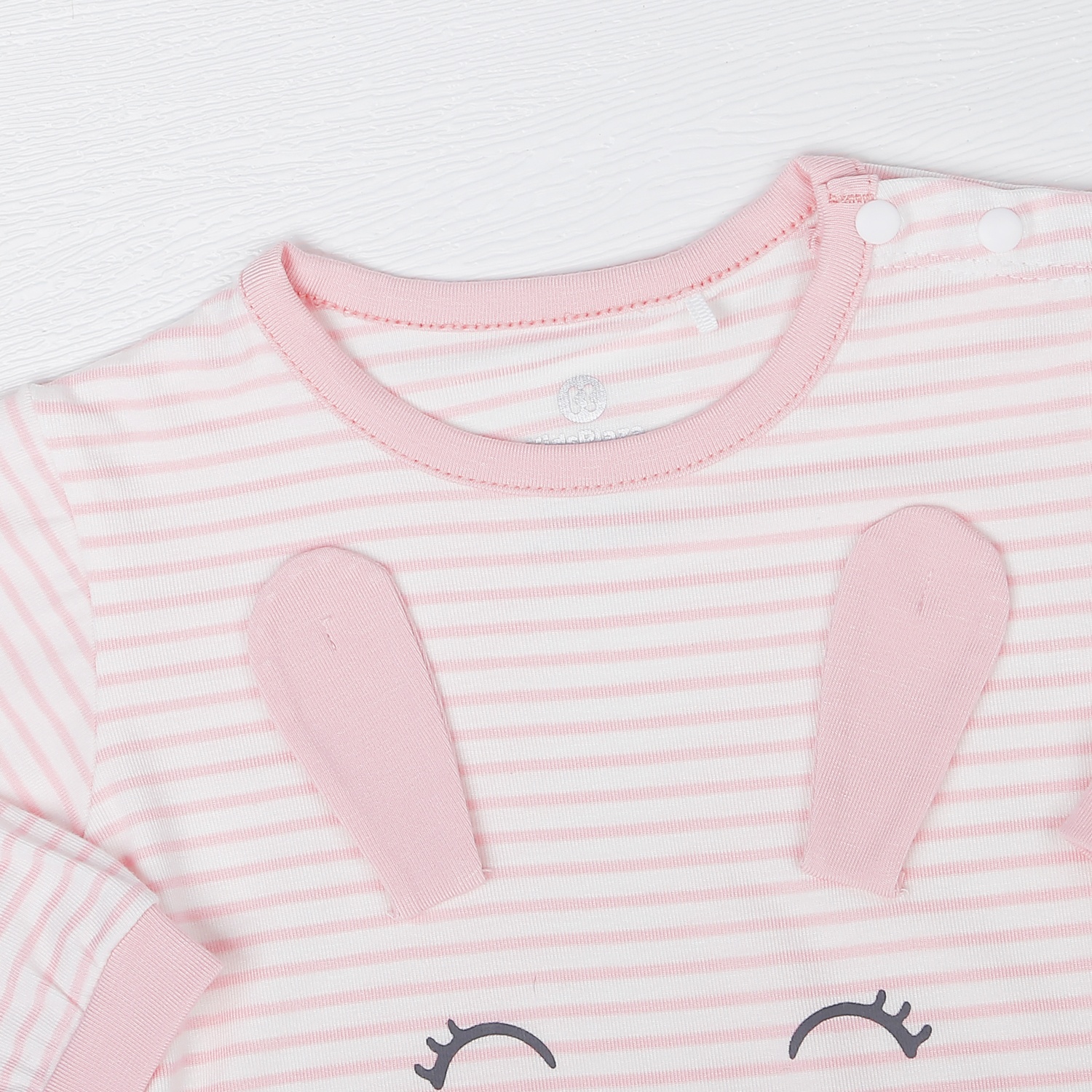 Bộ quần áo dài tay cài vai Otis KidsPlaza ND22T (Kẻ hồng) hình 4