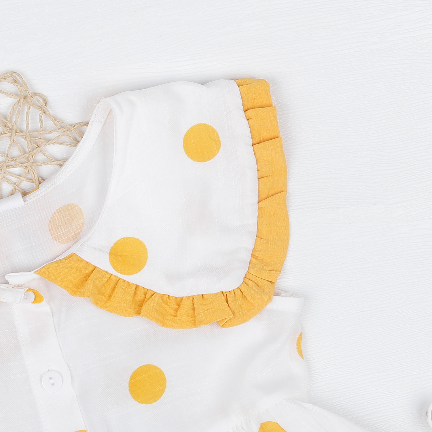 Váy chấm bi KidsPlaza AT22H (Trắng Vàng)  hình 4