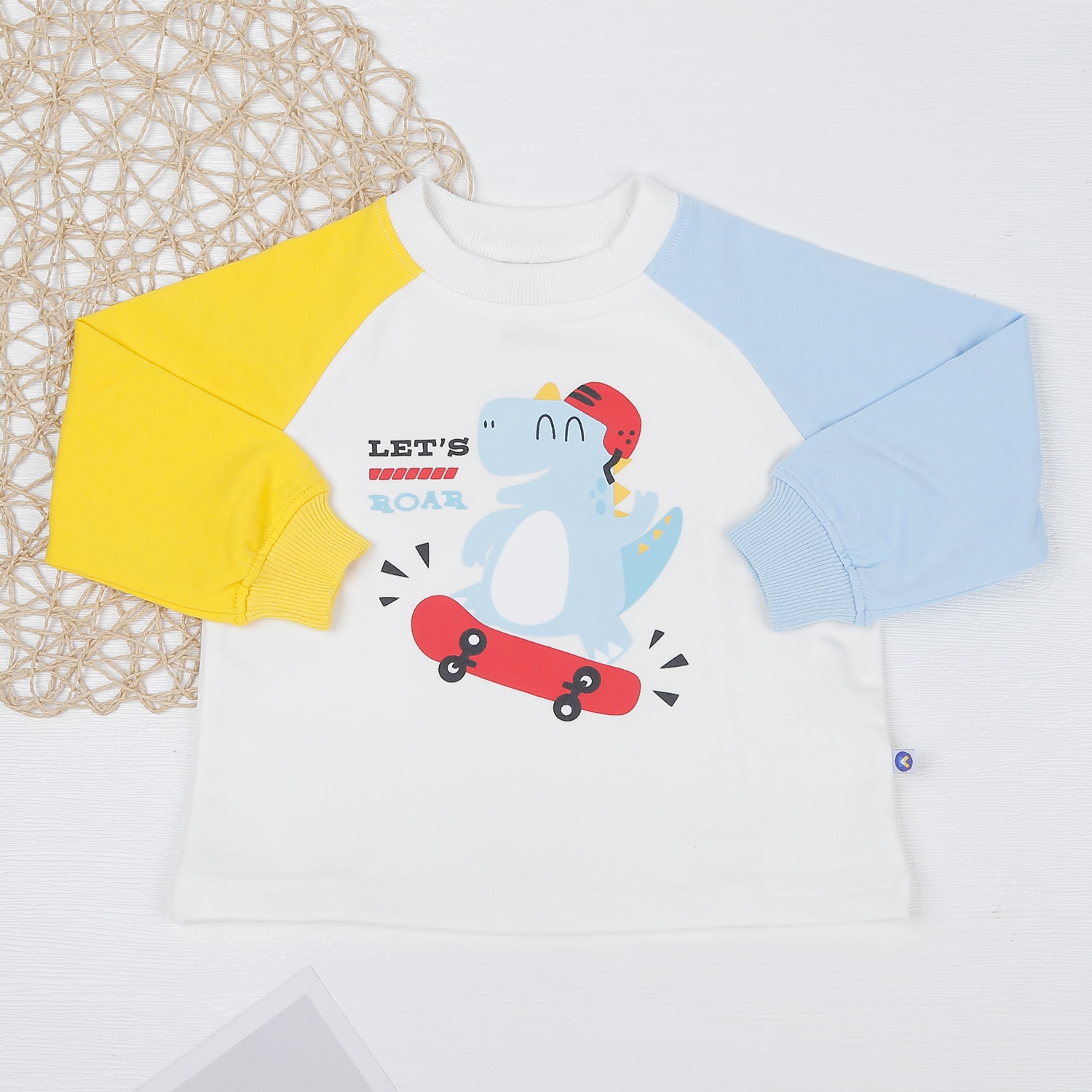 Bộ quần áo bé trai dài tay KidsPlaza in khủng long lướt ván HN22D (Xanh) hình 2