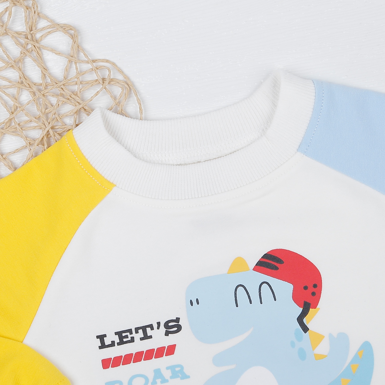 Bộ quần áo bé trai dài tay KidsPlaza in khủng long lướt ván HN22D (Xanh) hình 3