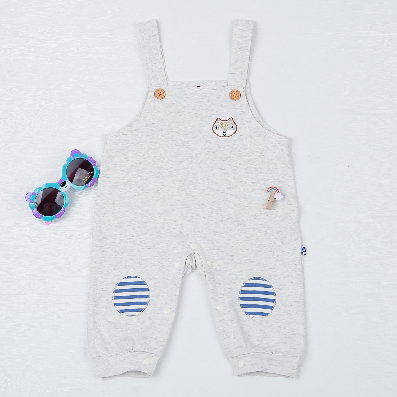 Set yếm bé trai KidsPlaza in chữ kẻ xanh ghi HN22T hình 3