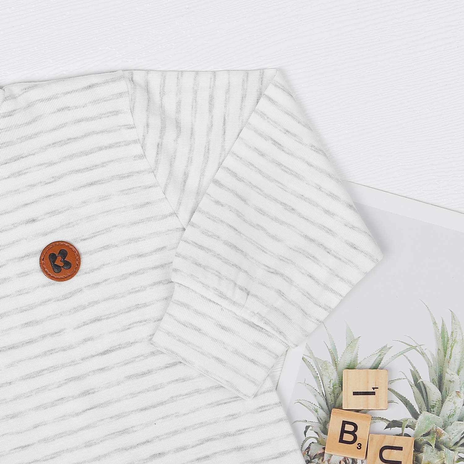 Áo bé trai Otis cổ 3 phân kẻ ghi trắng KidsPlaza ND22T hình 3