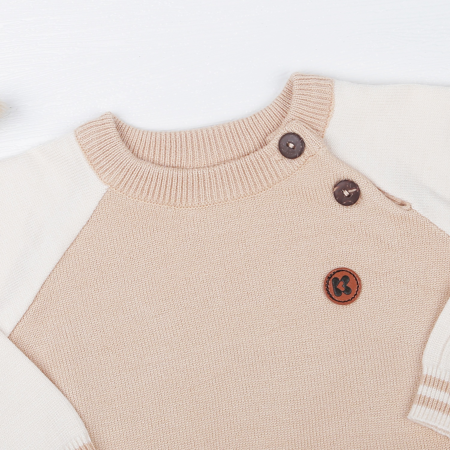 Áo len cài vai bé trai KidsPlaza ND22D (Nâu Be) hình 2