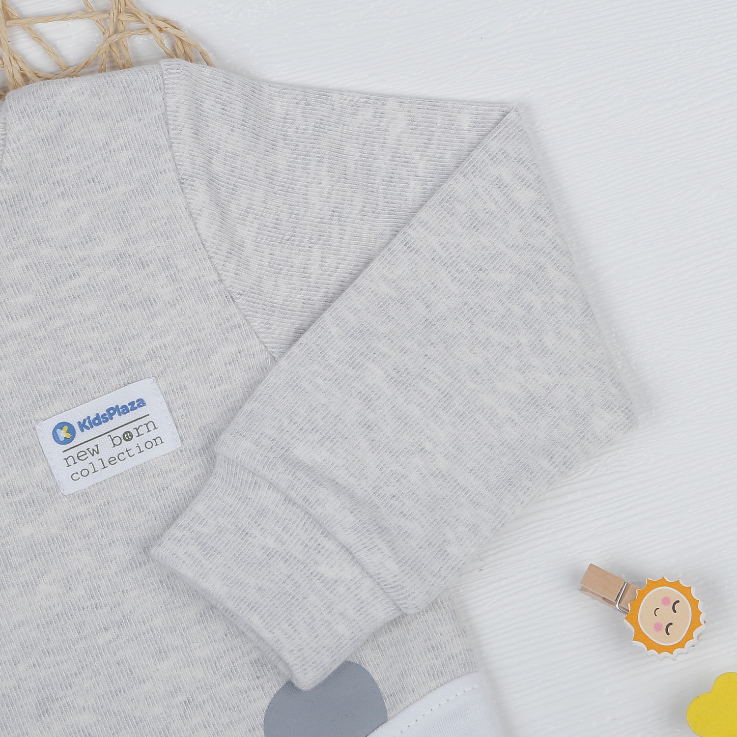 Áo nhung cổ 3 phân KidsPlaza in thú HN22D (Ghi) hình 3