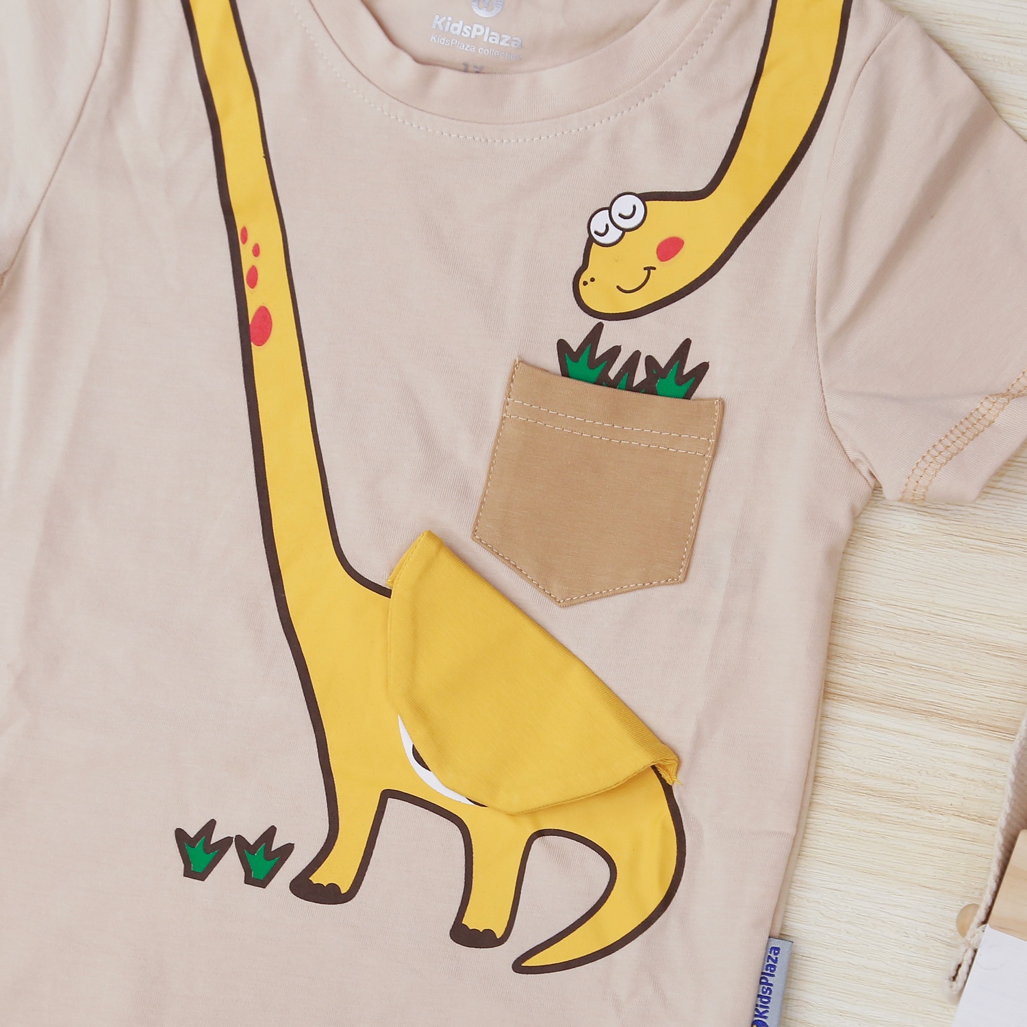 Bộ cộc bé trai in khủng long ăn cỏ KidsPlaza TT22H (Be) hình 5