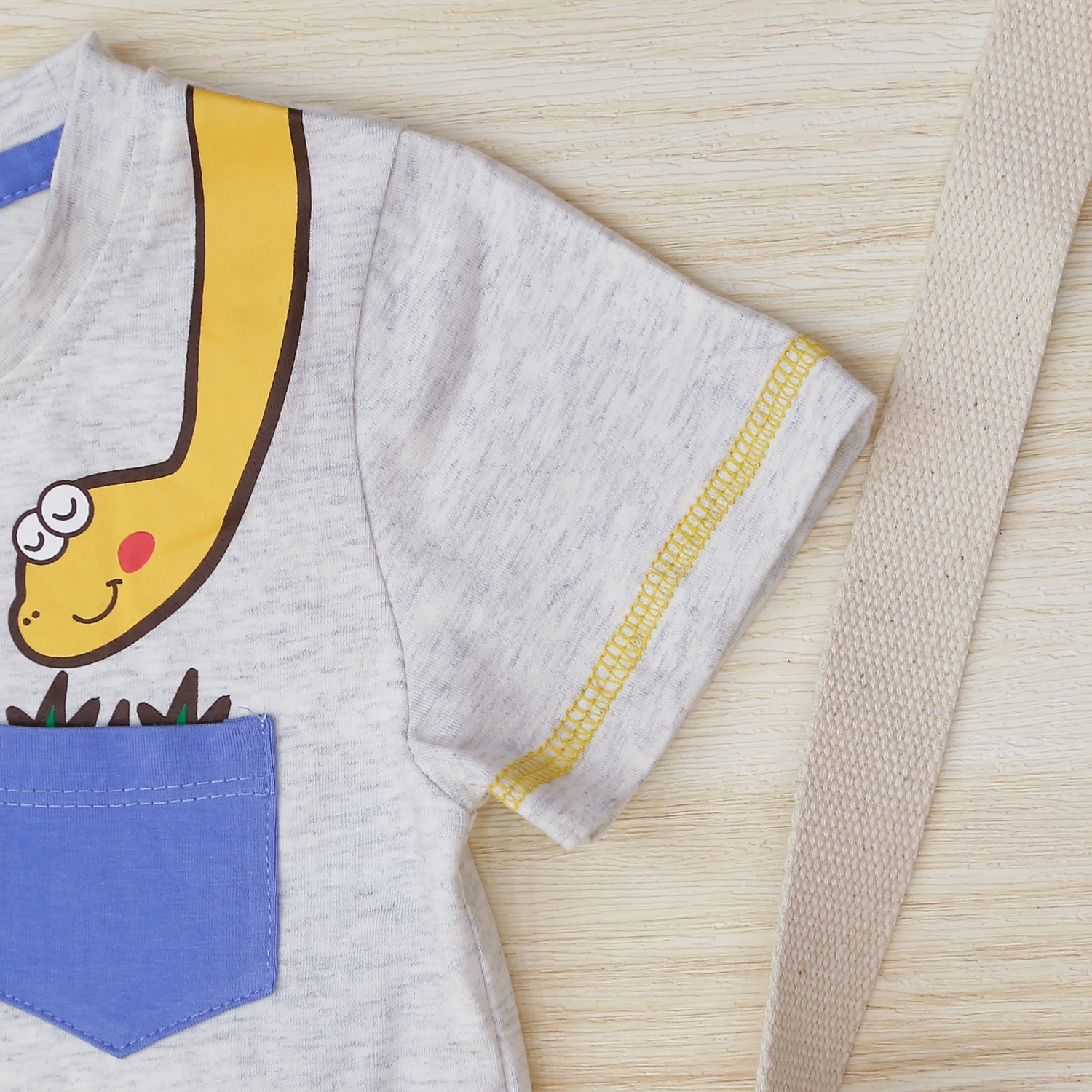 Bộ cộc bé trai in khủng long ăn cỏ KidsPlaza TT22H (Ghi) hình 4