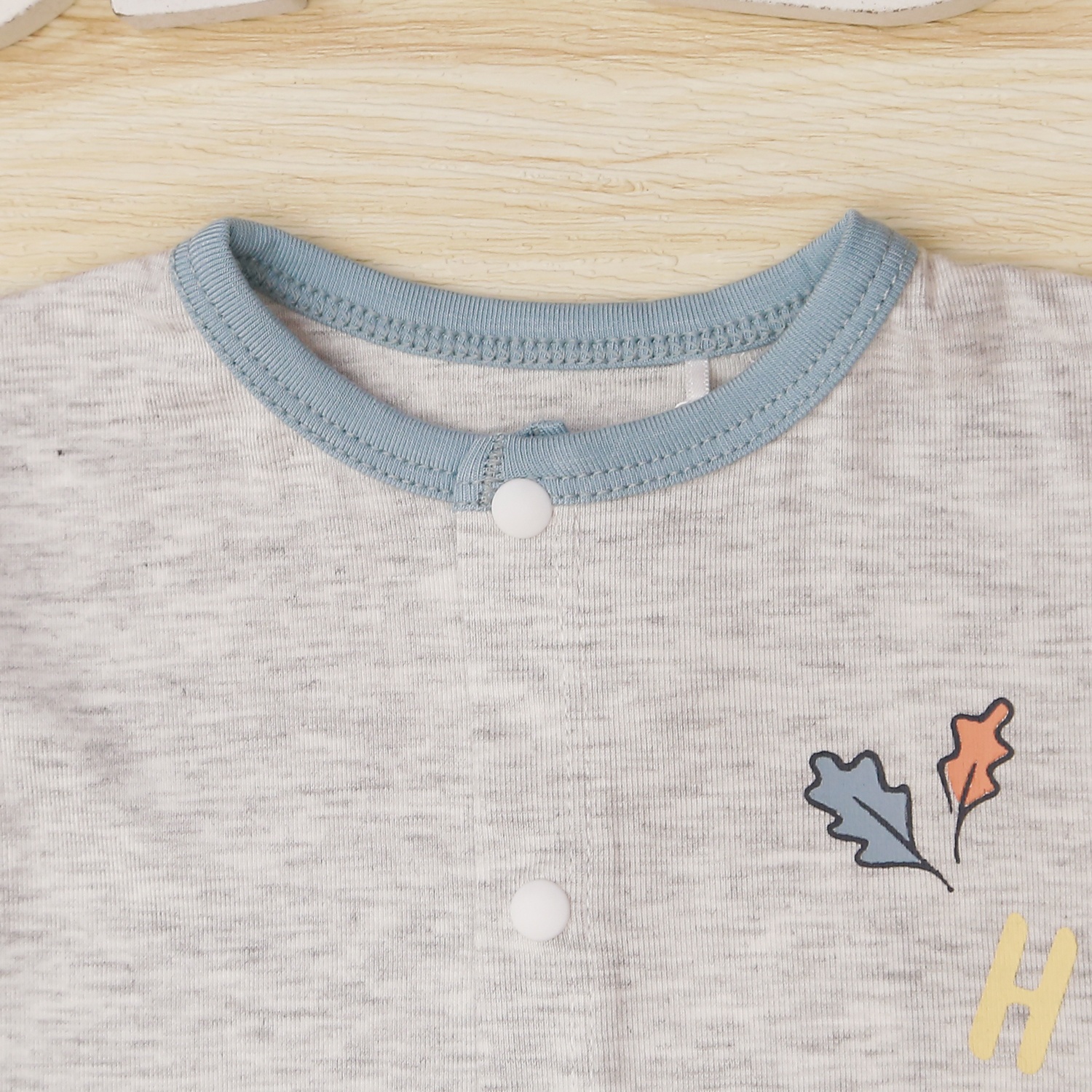 Bộ quần áo bé trai cộc tay cài giữa Otis KidsPlaza ND22H (Xanh Ghi) hình 3