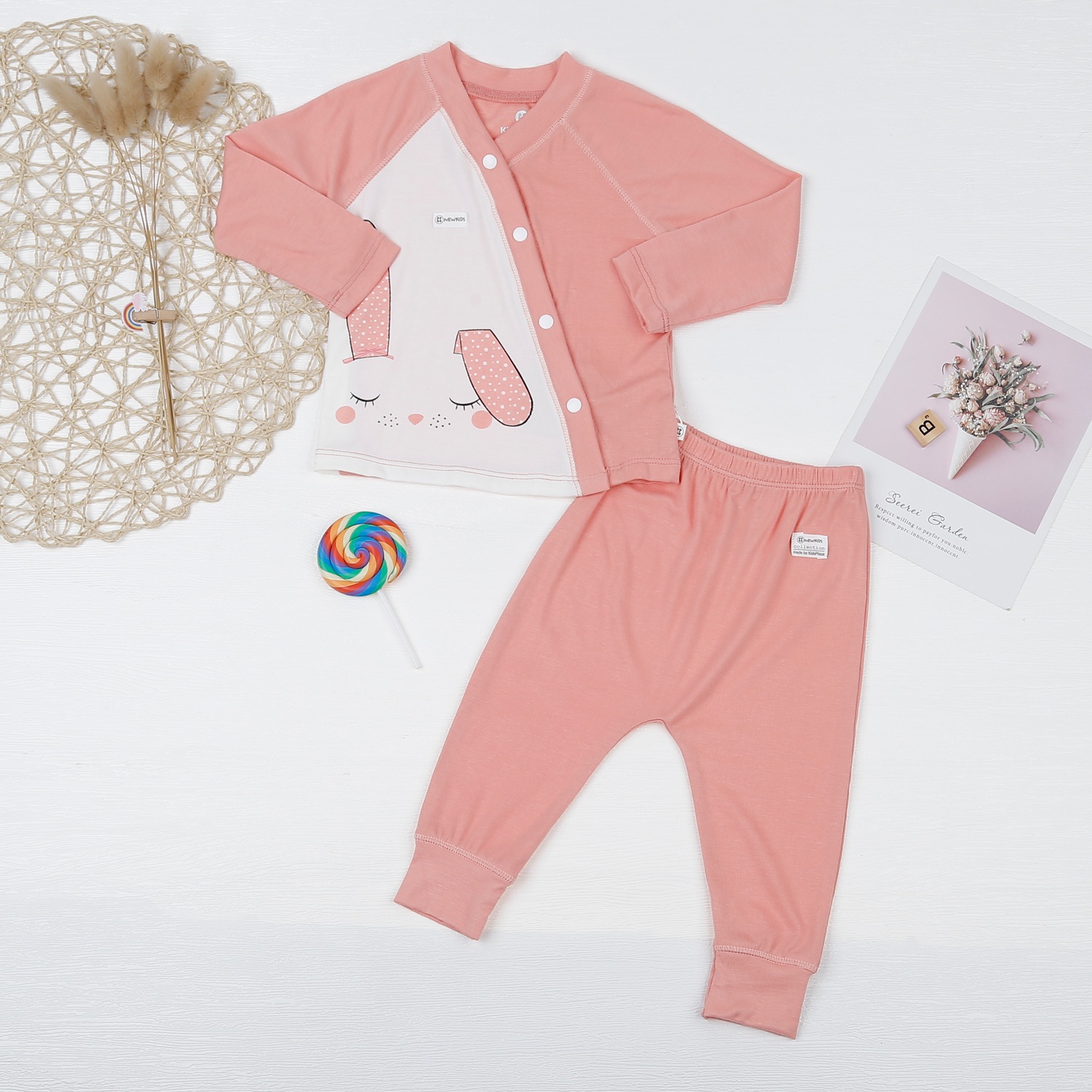 Bộ quần áo dài tay bé gái KidsPlaza in hình thỏ M22D  hình 1