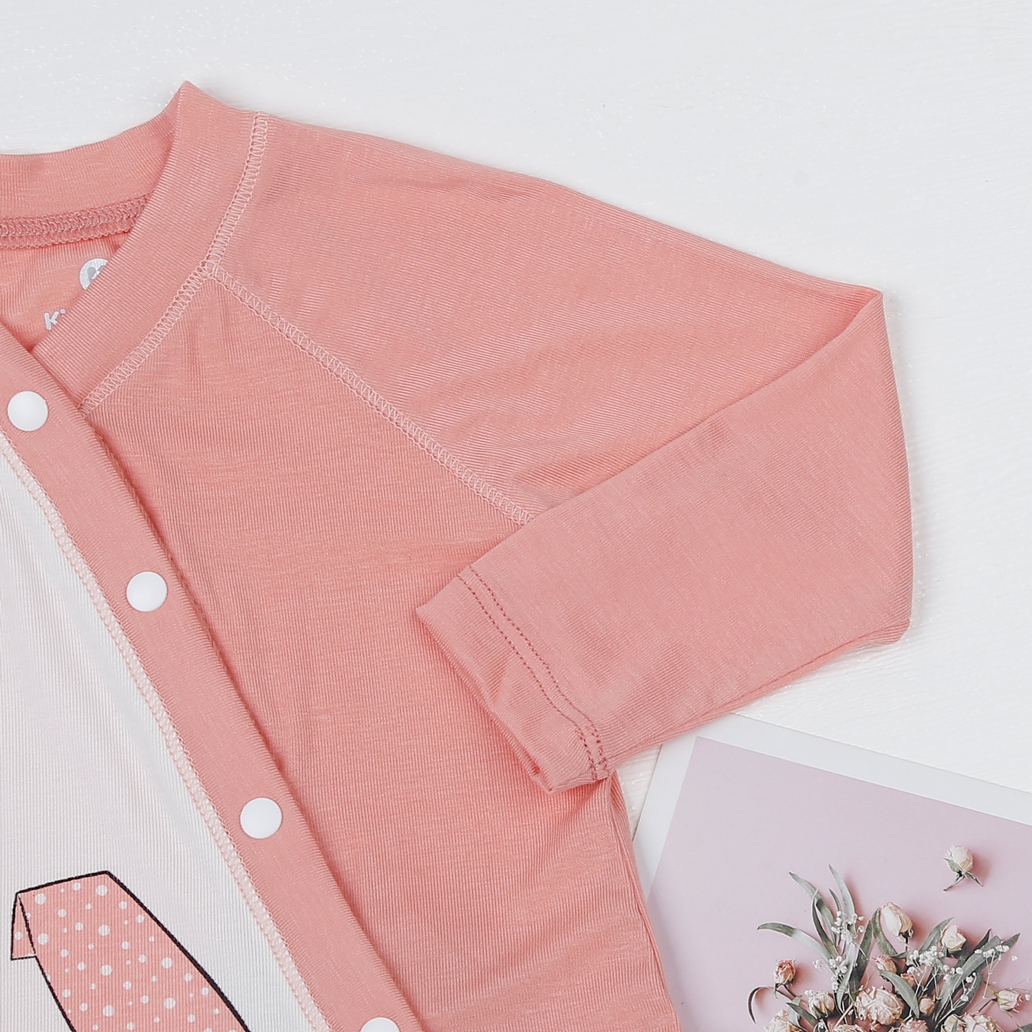 Bộ quần áo dài tay bé gái KidsPlaza in hình thỏ M22D  hình 4