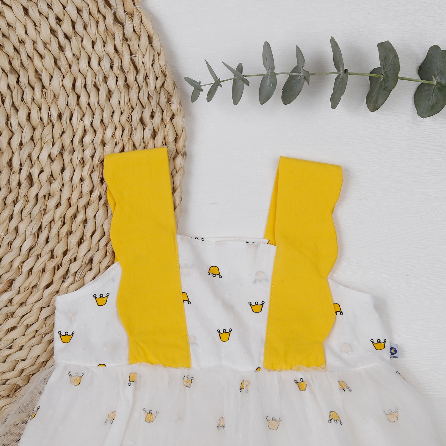 Váy 2 dây KidsPlaza họa tiết vương miệng HN23H (Vàng) hình 2