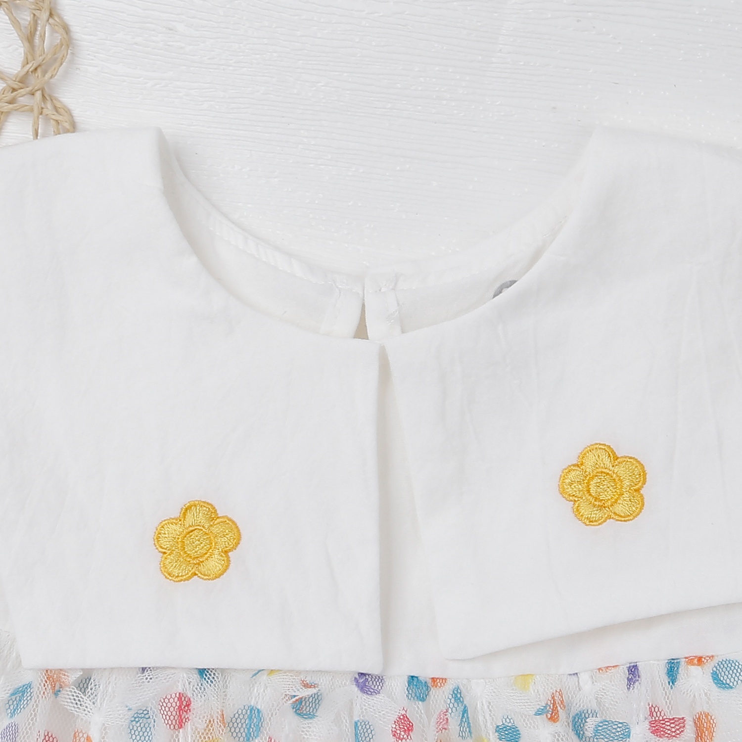 Váy bé gái KidsPlaza cổ vuông chấm bi HN23H (Trắng)