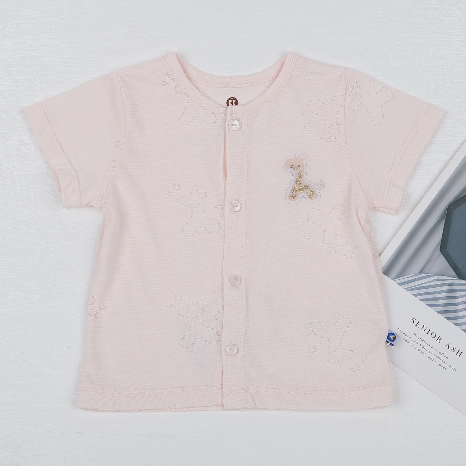 Bộ quần áo bé gái cộc tay KidsPlaza cài giữa in hươu hồng HN23H   hình 2