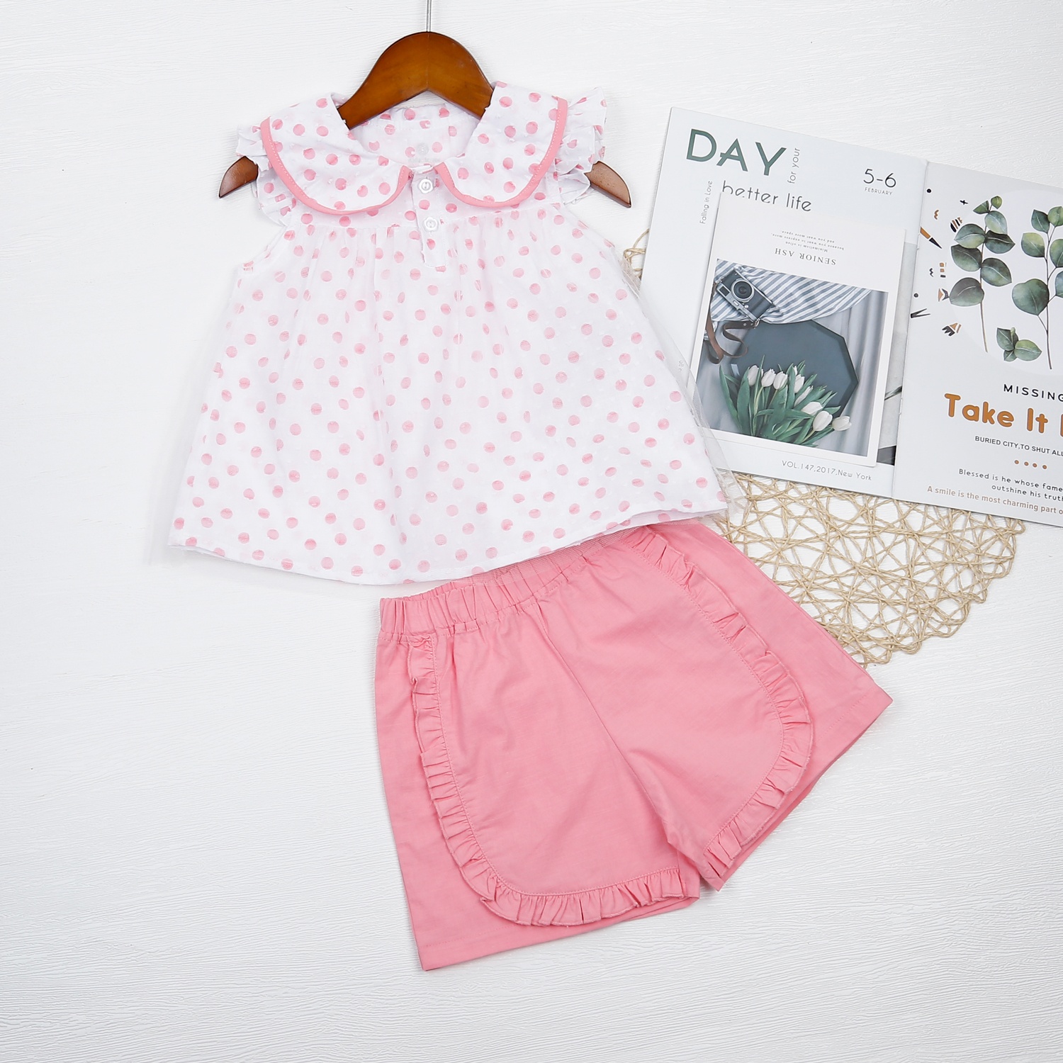 Bộ quần áo cộc tay bé gái KidsPlaza họa tiết chấm bi HN23H (Hồng) hình 1