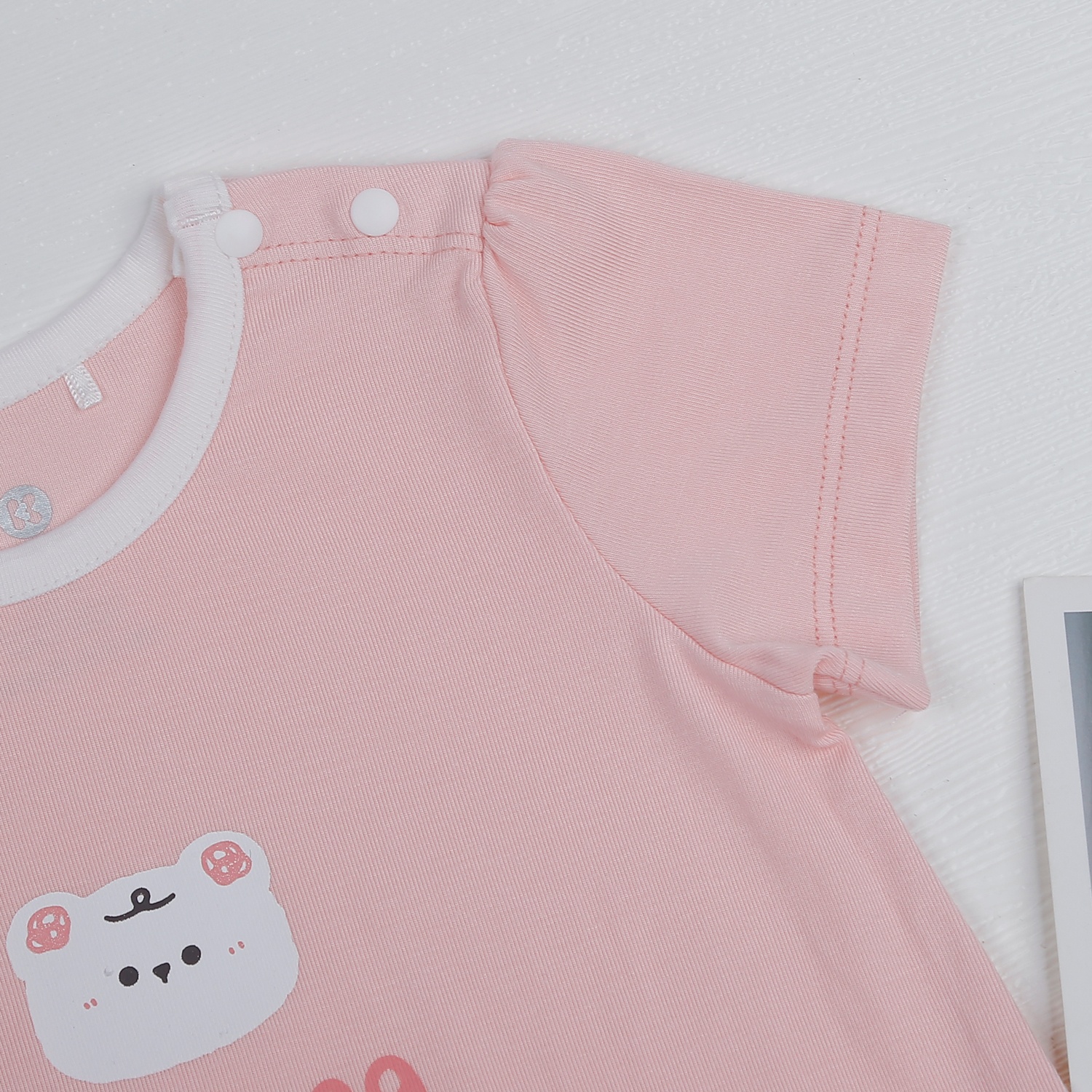 Bộ quần áo cộc tay cài vai KidsPlaza Otis gấu ND23H hình 3