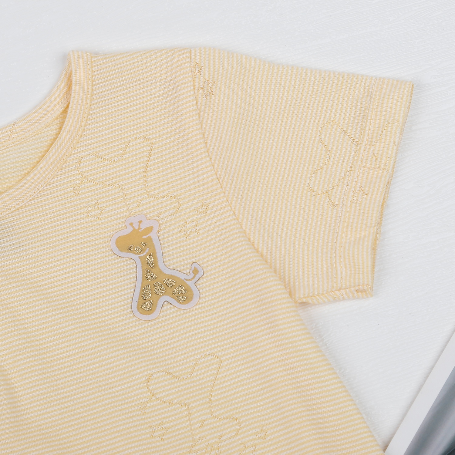 Body sơ sinh cộc tay cài chéo in hươu vàng KidsPlaza HN23H hình 3