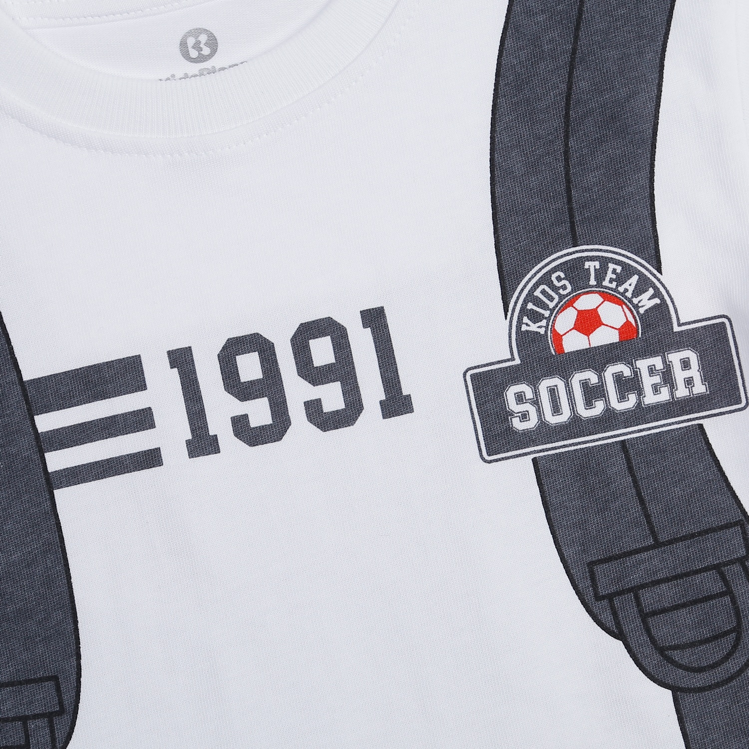 Bộ quần áo cộc tay bé trai KidsPlaza in Balo 1991 HN23H (Trắng ghi) hình 3