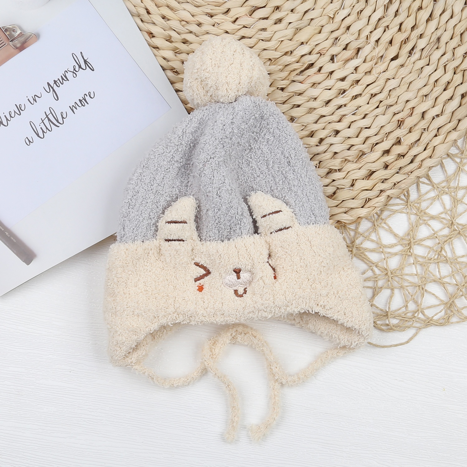 Mũ len cho bé KidsPlaza mắt mèo có dây (Xanh) hình 1