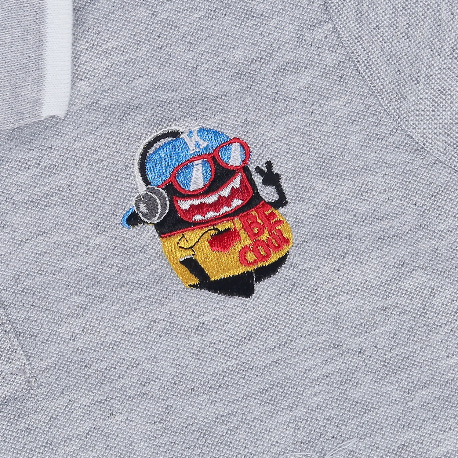 Áo polo bé trai KidsPlaza thêu Minion HN23H (Ghi) hình 3