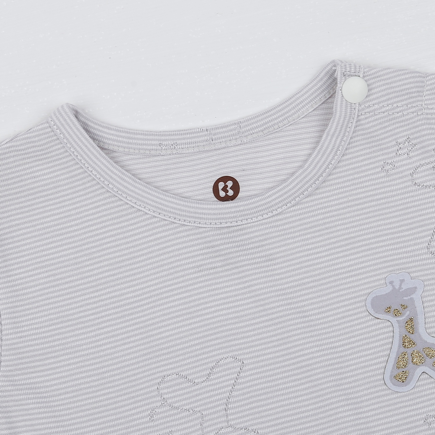 Bộ quần áo bé trai cộc tay cài vai in hươu ghi KidsPlaza HN23H hình 3