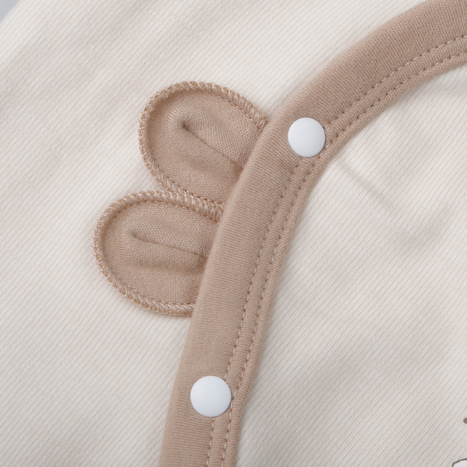 Áo gile cài lệch cho bé KidsPlaza ND25D (Be) 