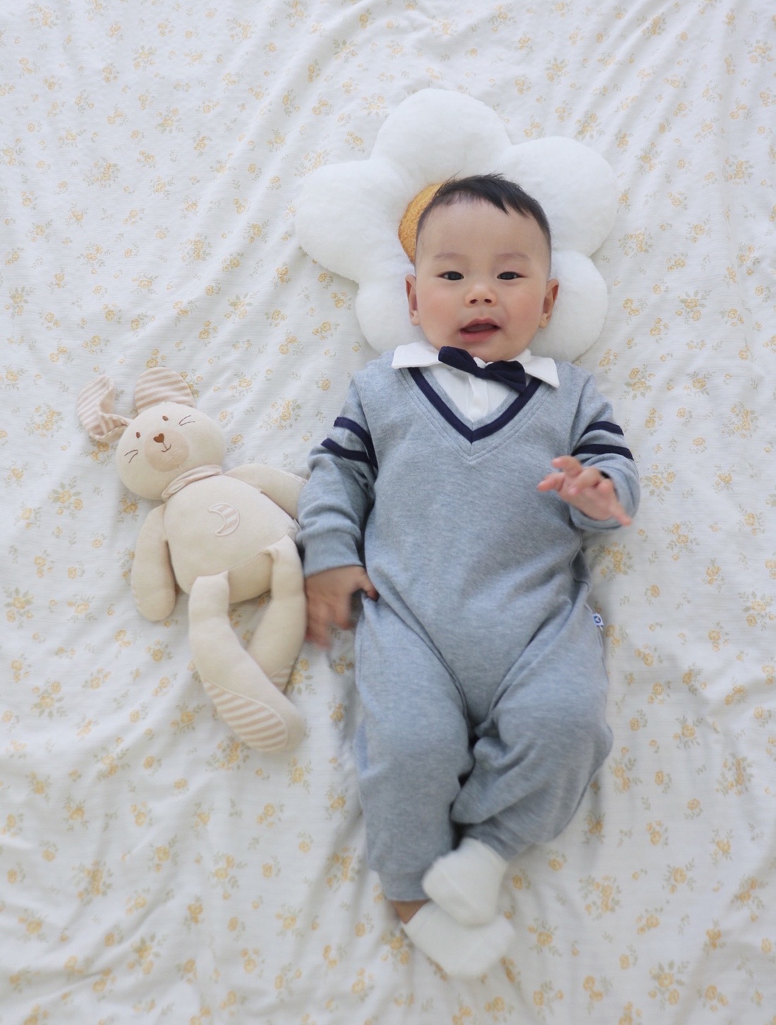 Bộ body dài tay bé trai KidsPlaza sọc tay HN25T (Xám)