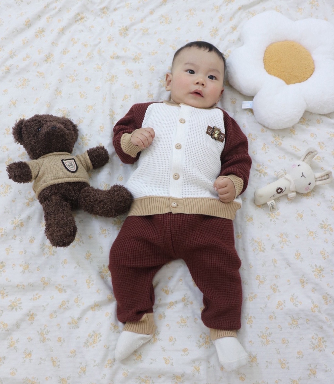 Bộ quần áo len bé trai Mamago 4 cúc gấu 25M-QA06 (Nâu be) 6