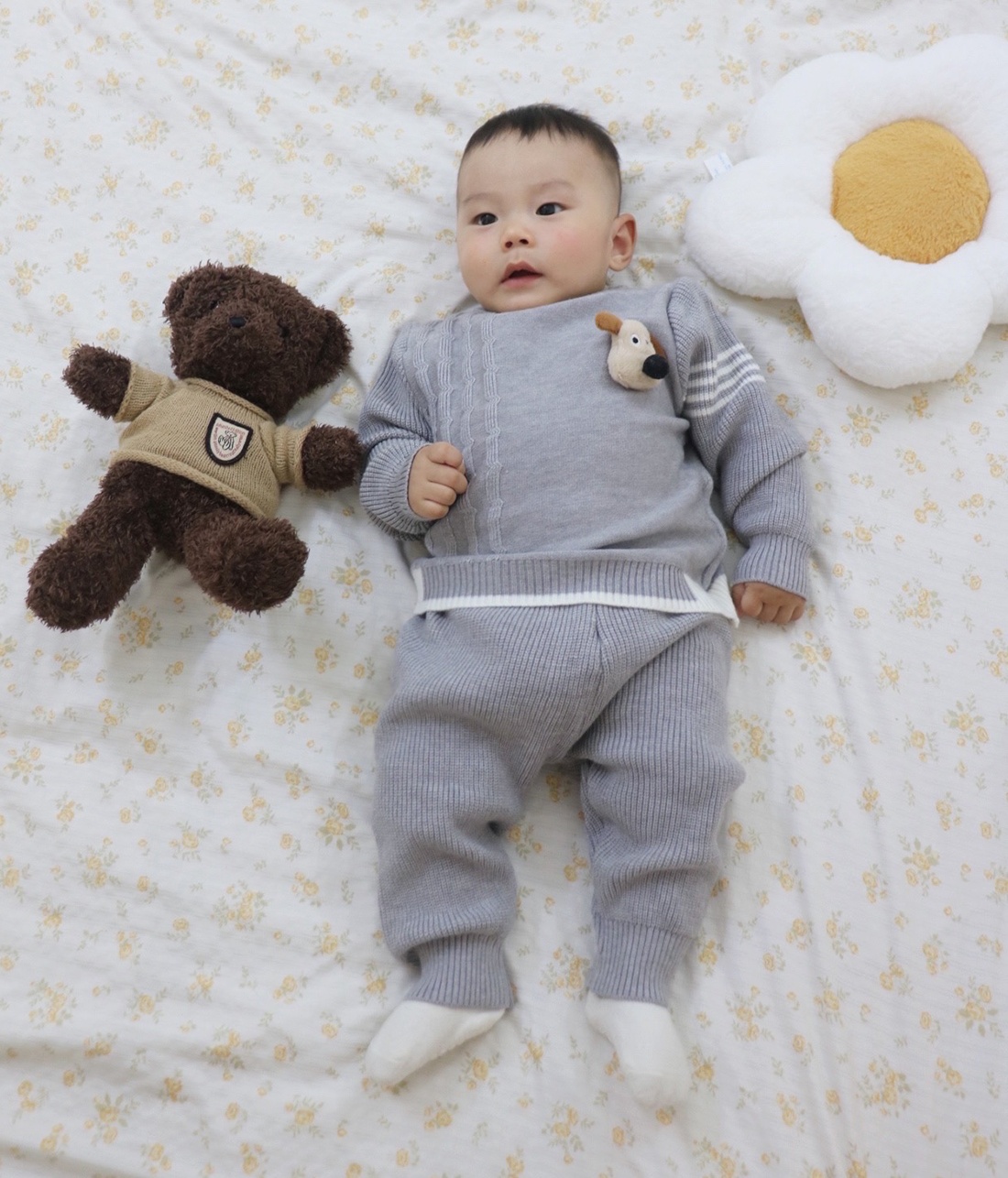 Bộ quần áo len bé trai Mamago hình cún 25M-QA05 (Ghi) hình 4