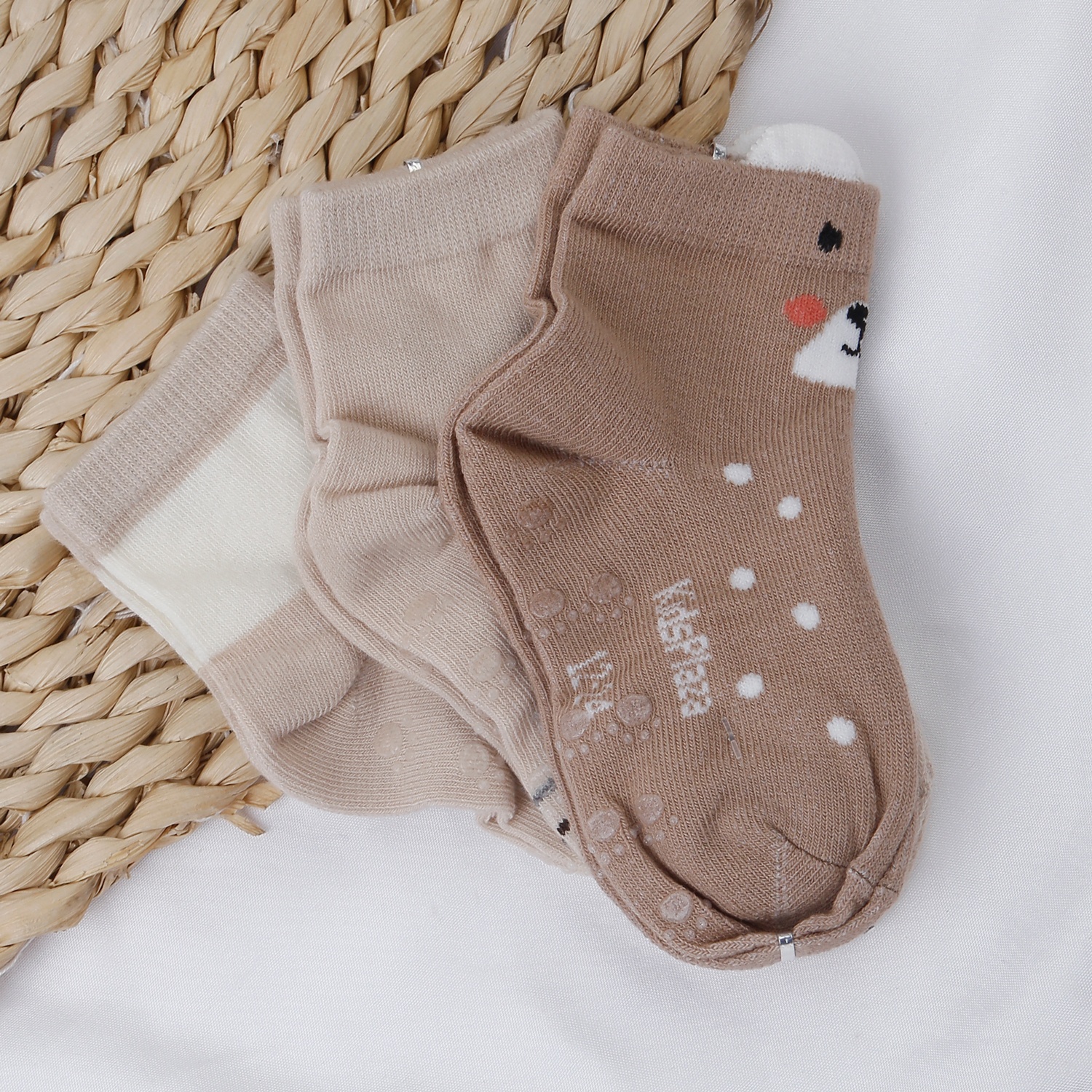Set 3 tất cho bé trai KidsPlaza thêu gấu BH25D (Nâu)