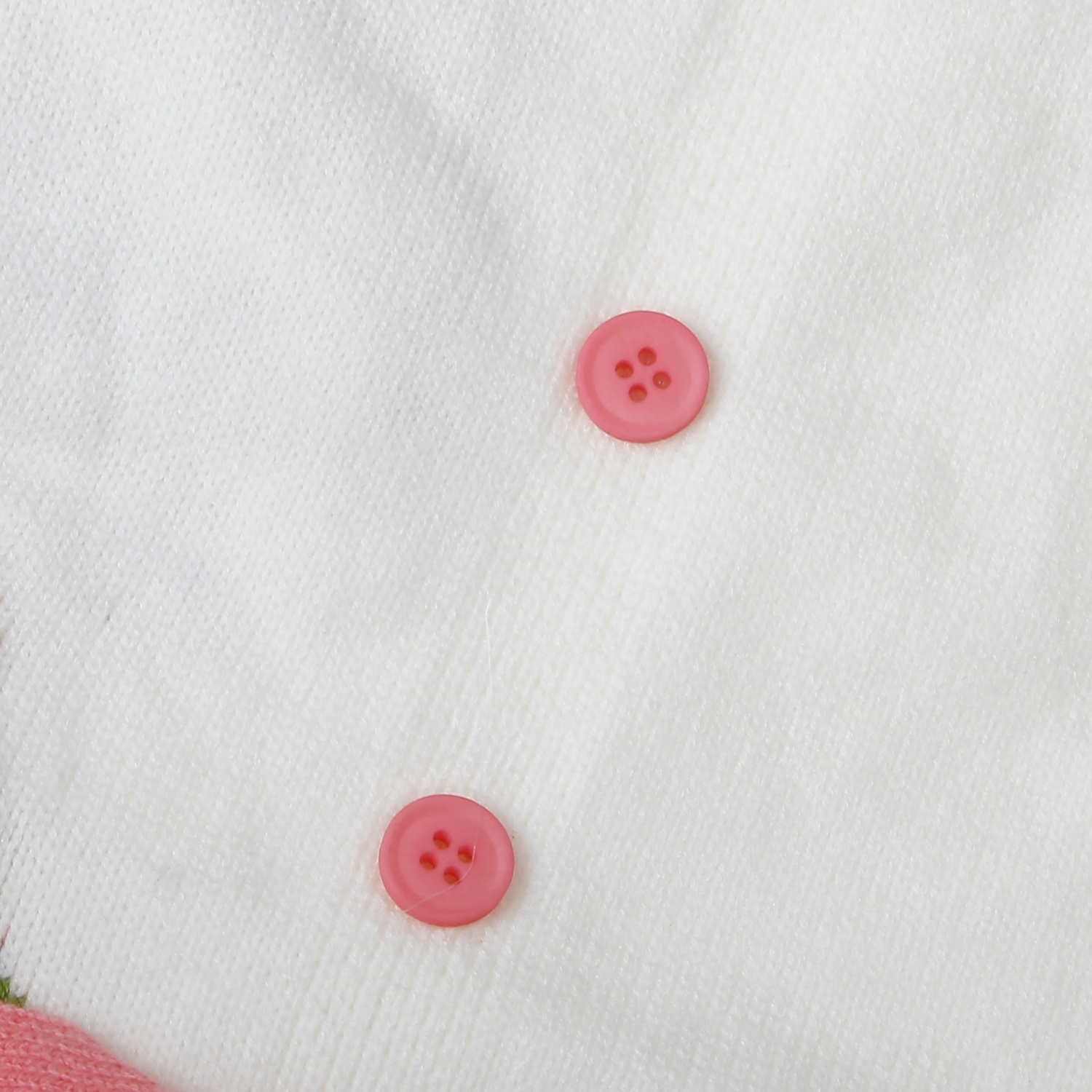 Áo gile len bé gái Mamago 2 cúc đính nơ 25M-G02 (Trắng)