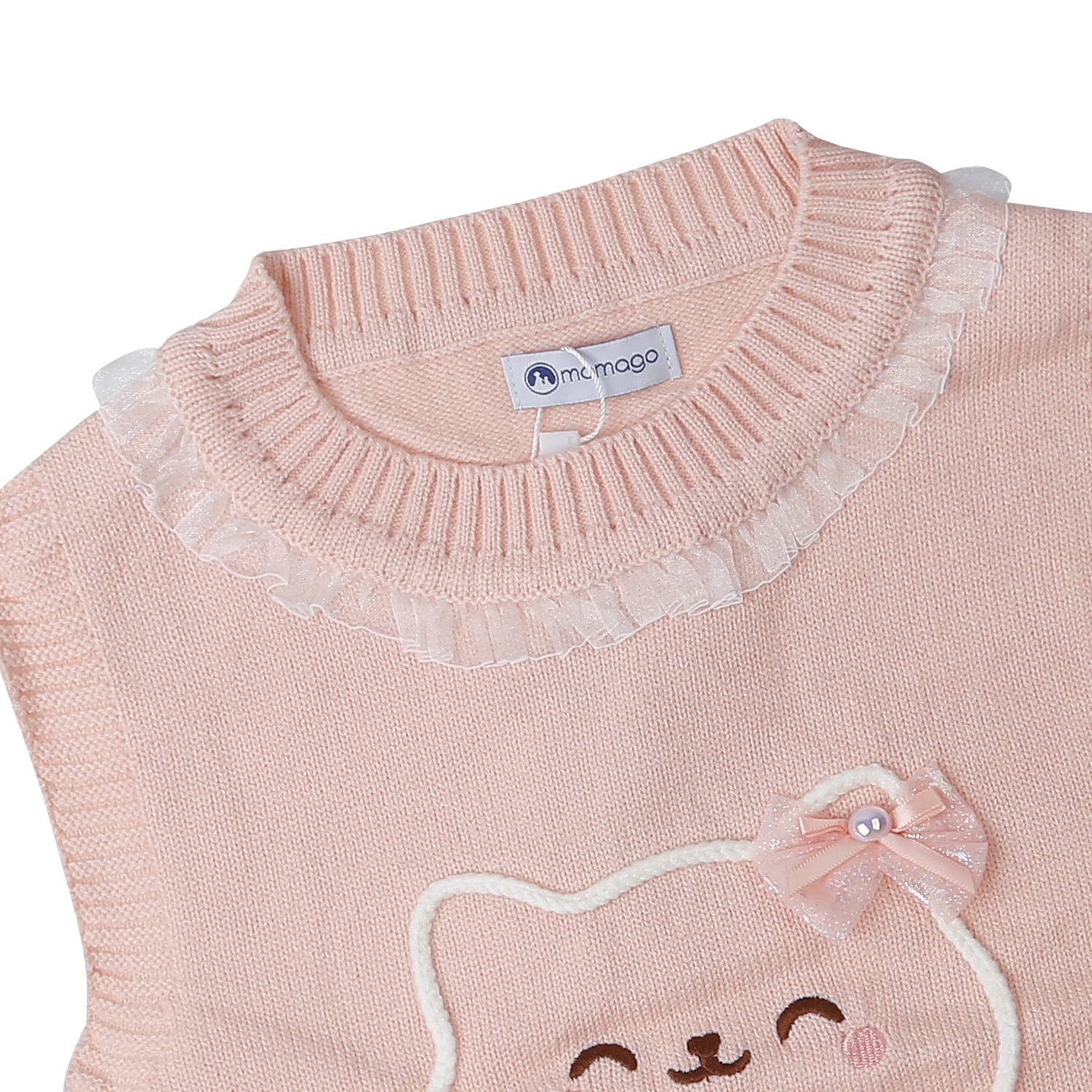 Đường may chi tiết tỉ mỉ cùng viền bo chắc chắn giúp chiếc áo luôn giữ được dáng sau nhiều lần giặt.